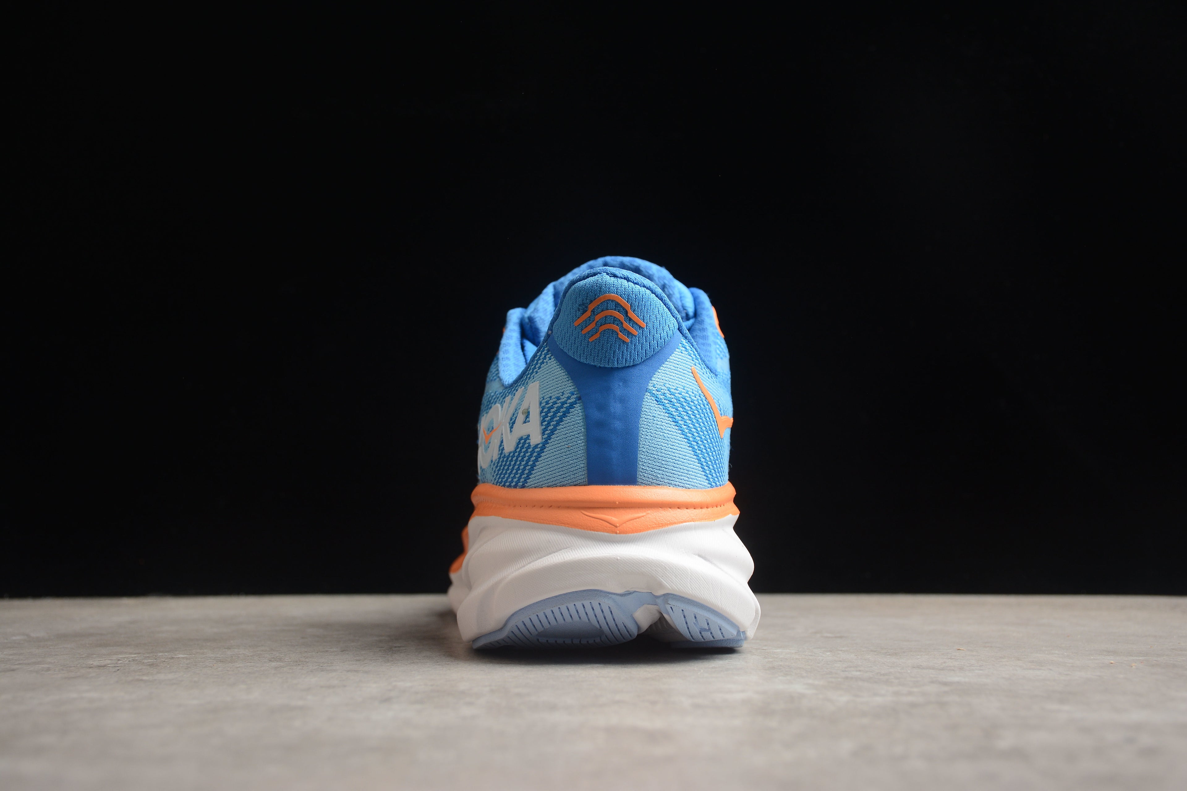 Hoka Clifton 9 – Azul / Naranja