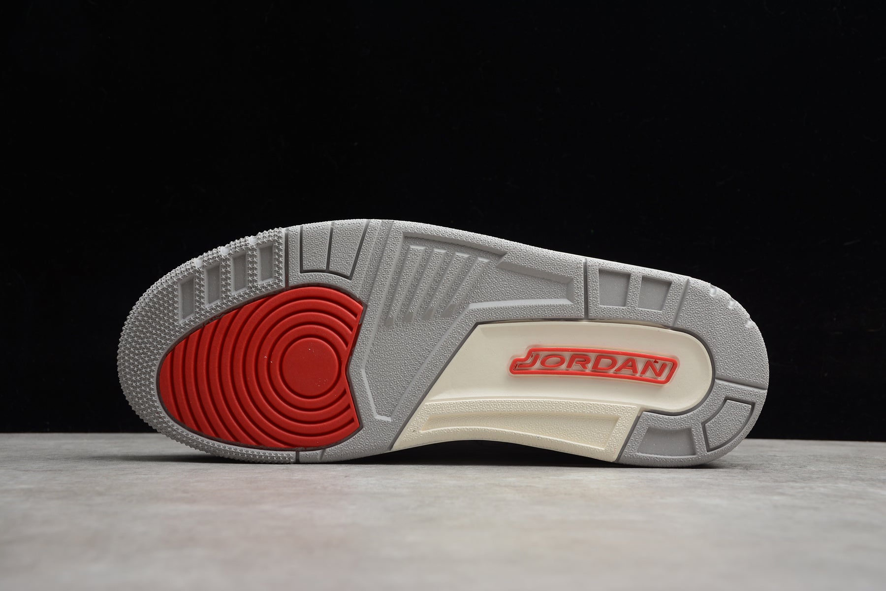 Air Jordan 3 – Blanco / Negro
