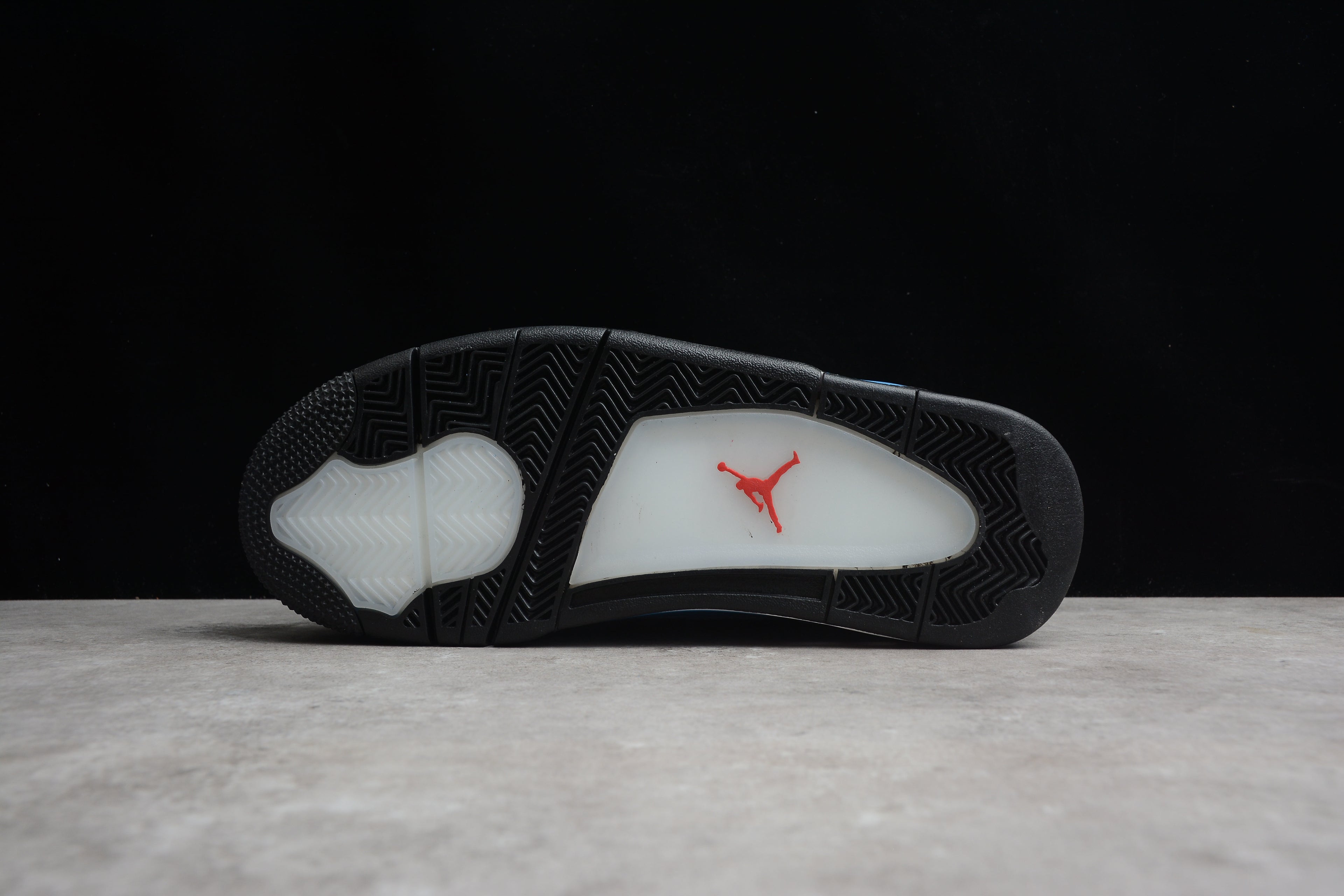 Air Jordan 4 – Azul / Negro