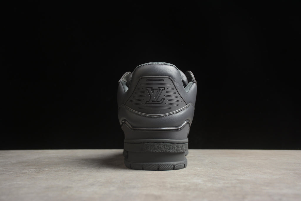 Louis Vuitton Trainer Low – Negro