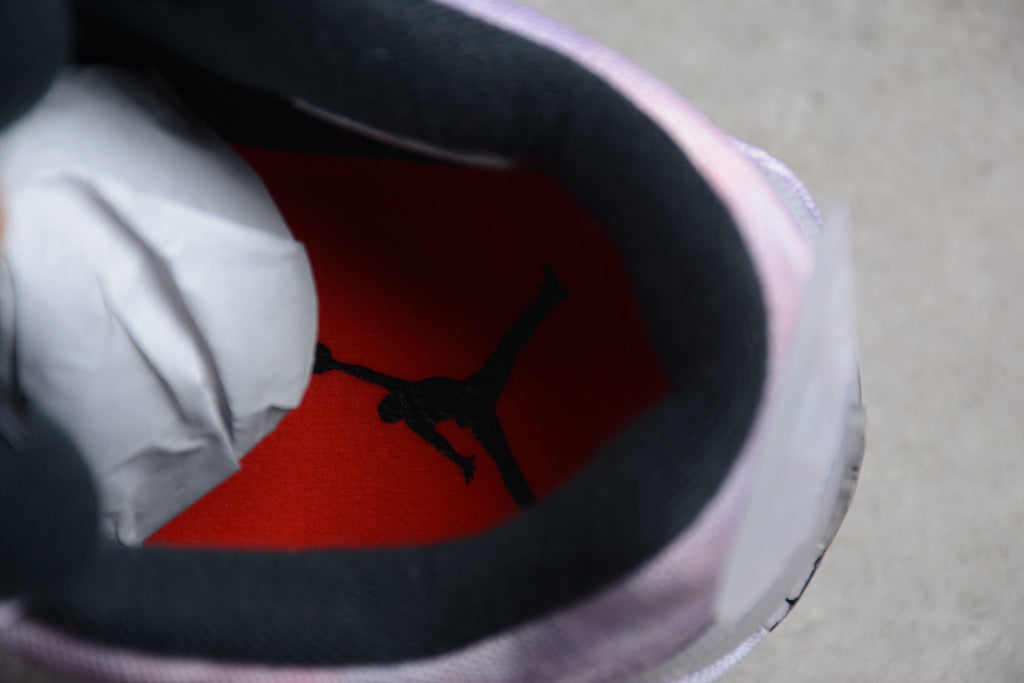 Air Jordan 4 – Lila