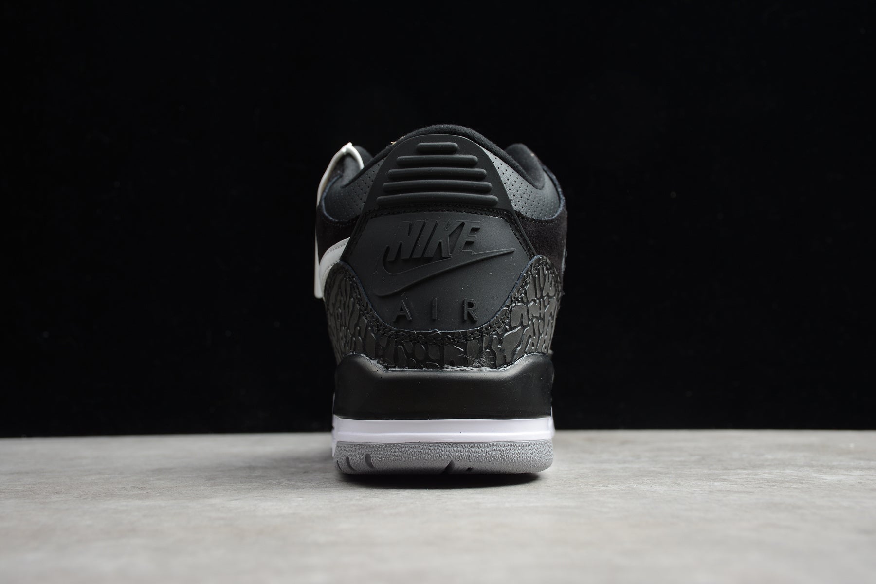 Air Jordan 3 – Negro