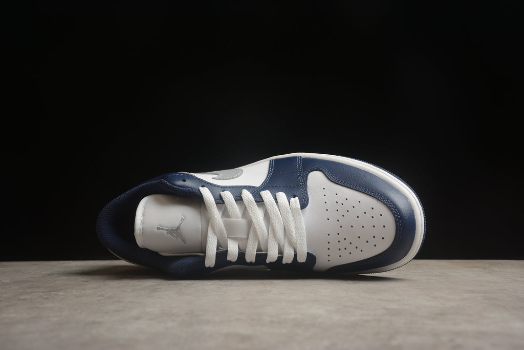 Jordan 1 Low – Azul / Blanco / Gris