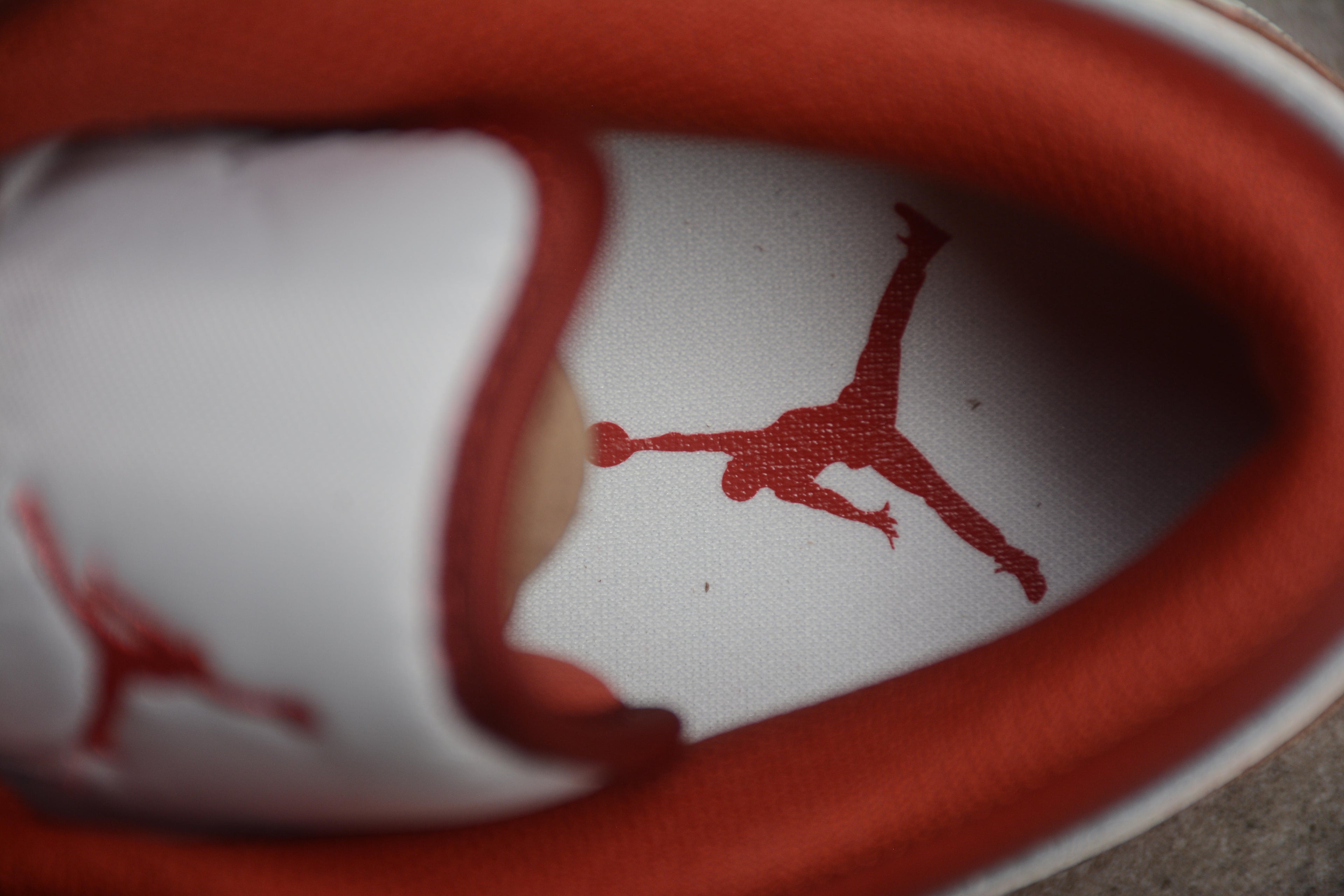 Jordan 1 Low – Rojo Oscuro