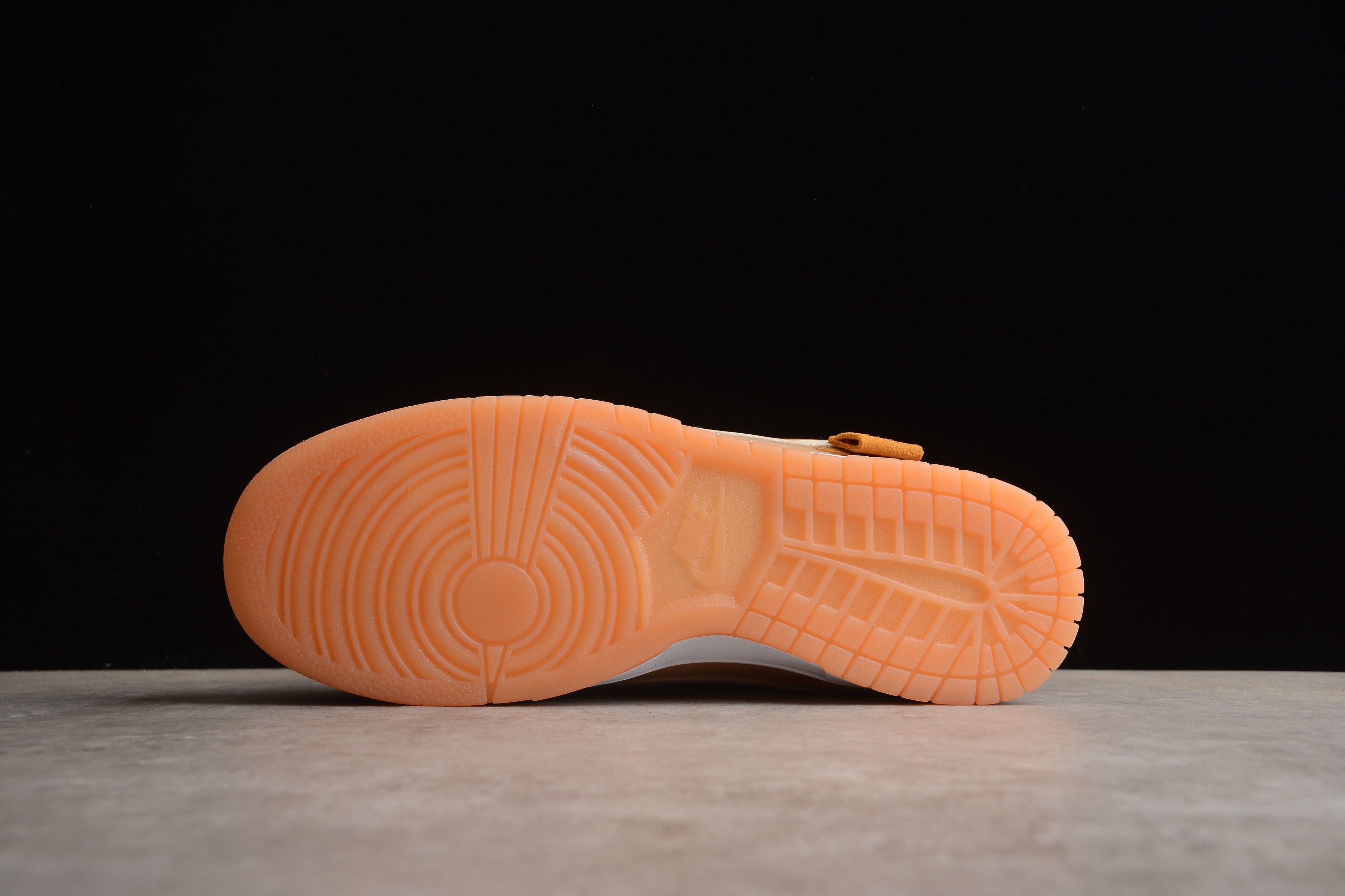 Dunk SB – Naranja / Salmón