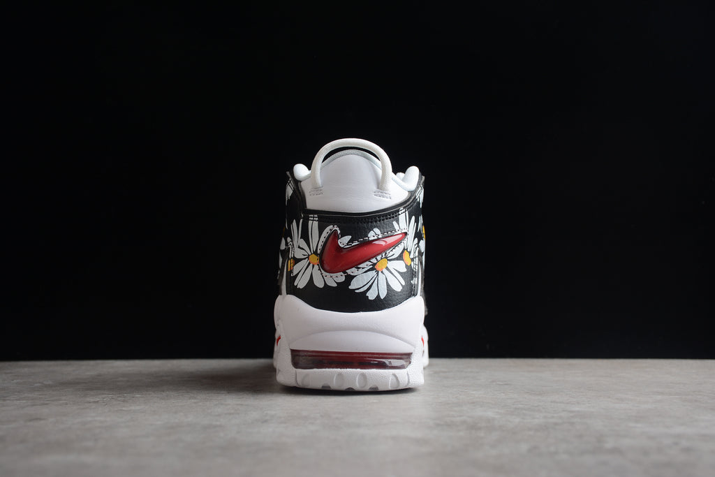 Air More Uptempo – Blanco con Flores
