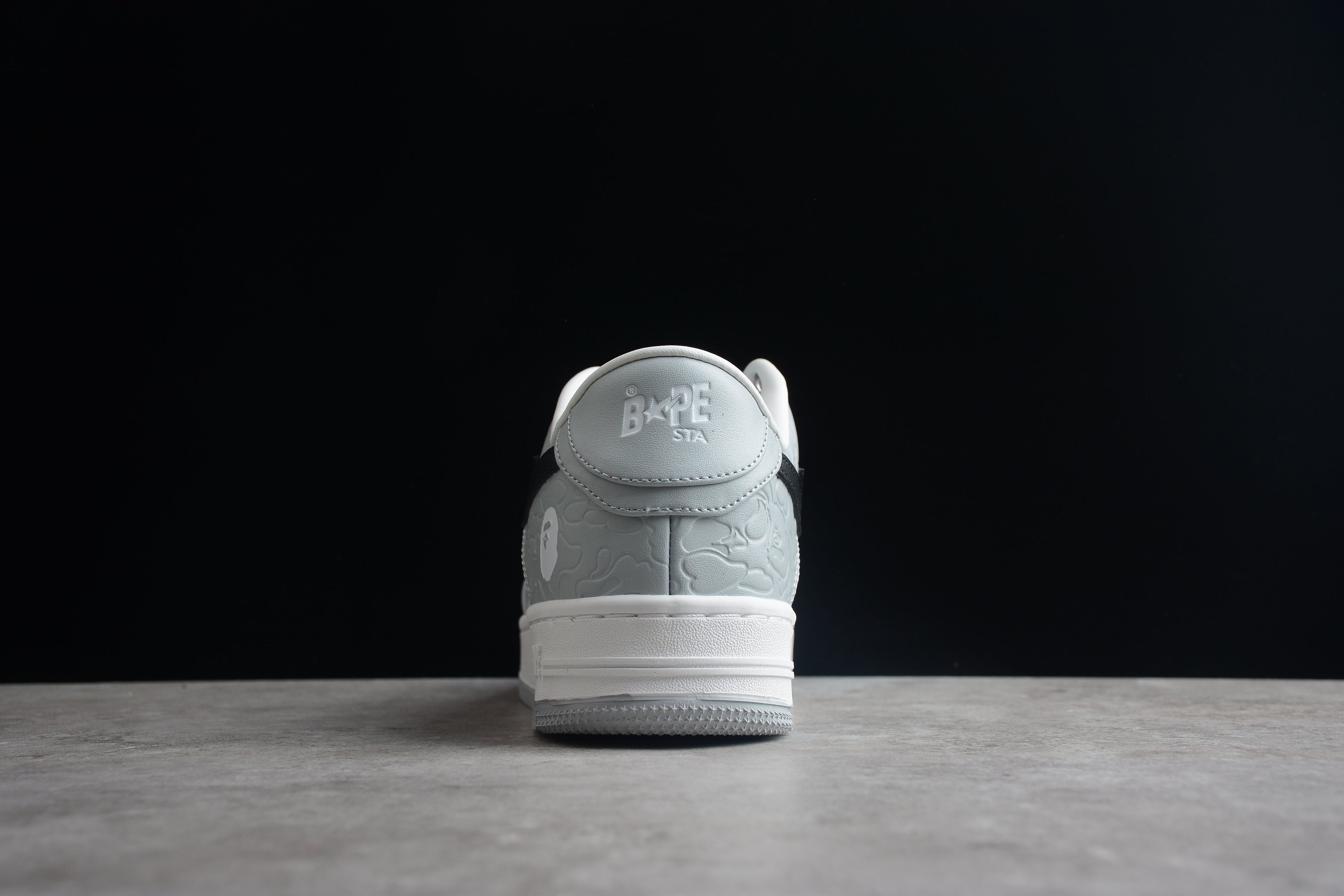 BAPE STA – Gris / Blanco / Negro