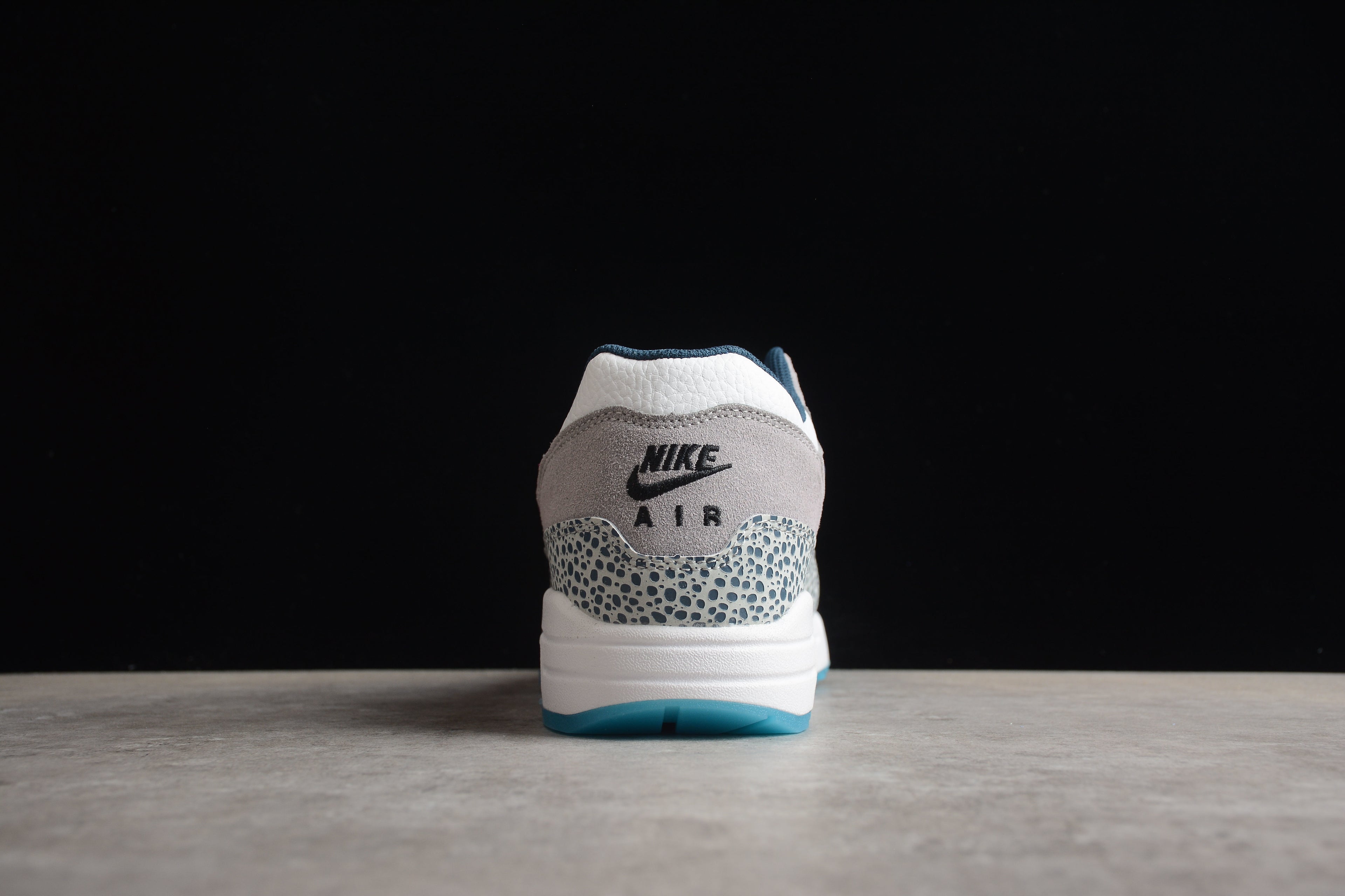 Air Max 1 – Gris / Rosa