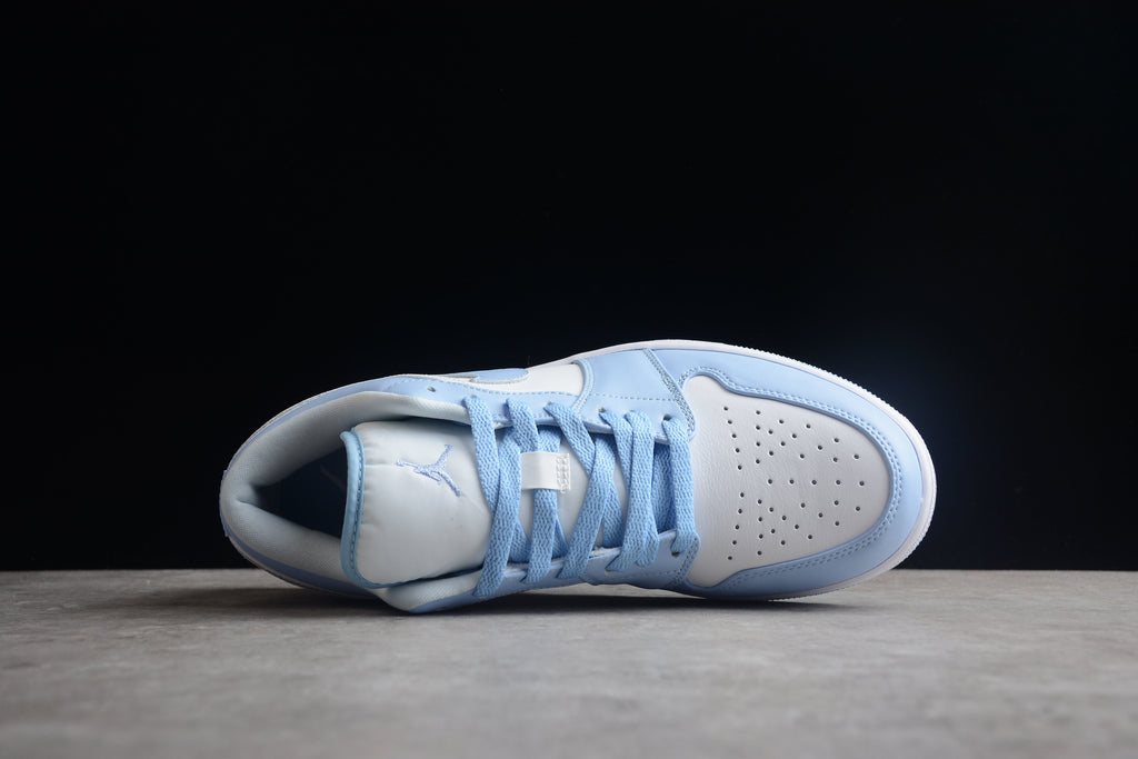 Jordan 1 Low – Azul Claro / Blanco