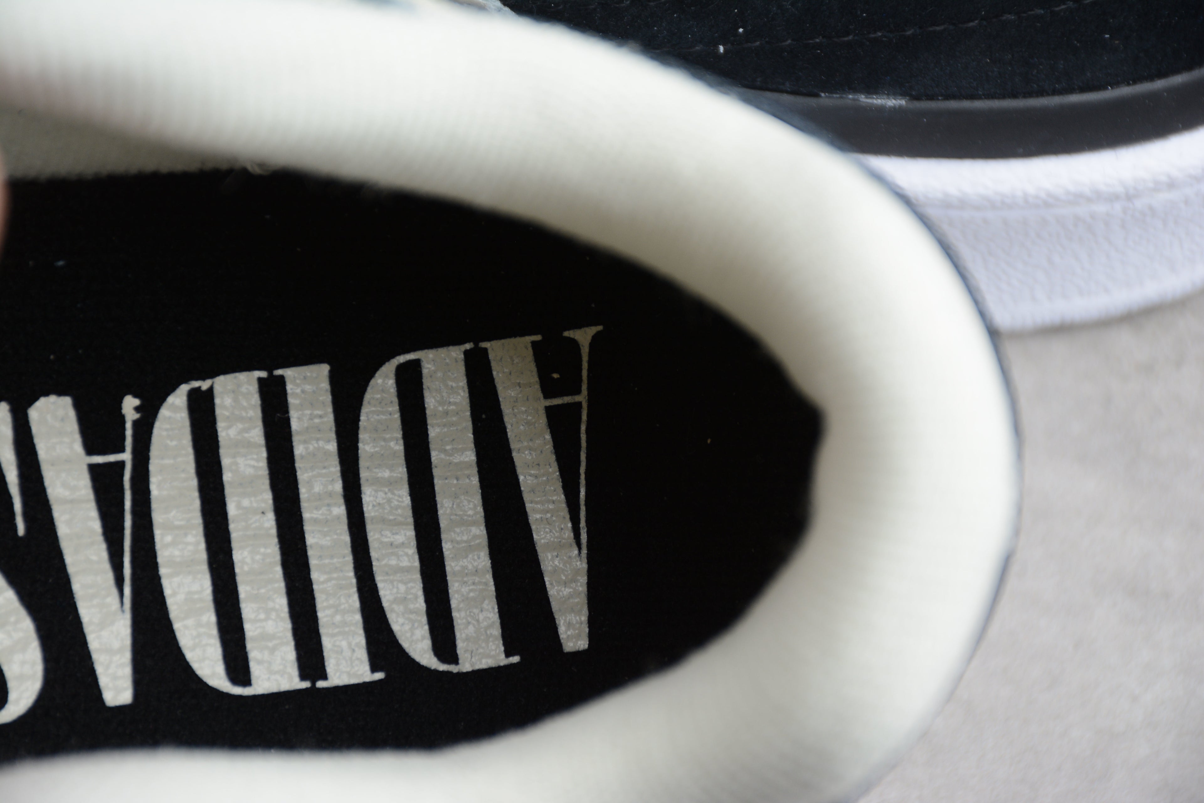 Adidas Forum – Blanco / Gris / Negro