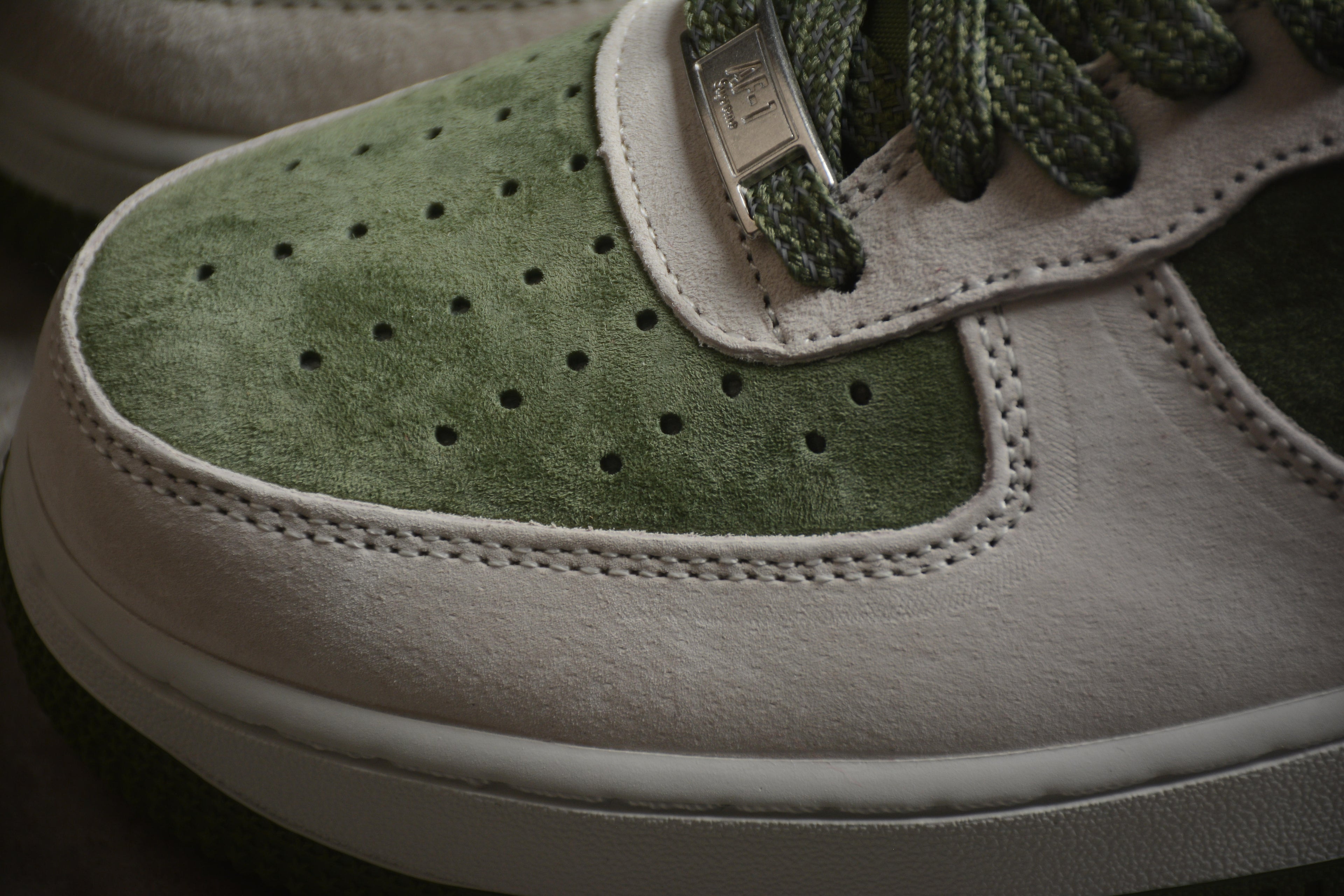 Air Force 1 Low – Gris / Verde Oscuro