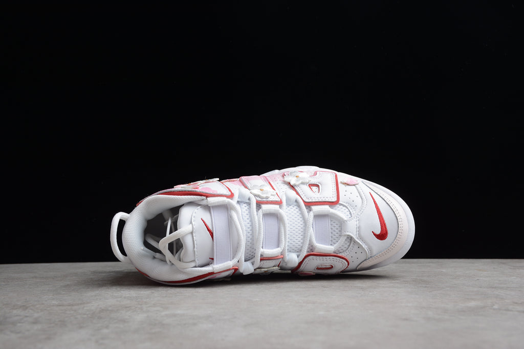 Air More Uptempo – Rosa con Flores