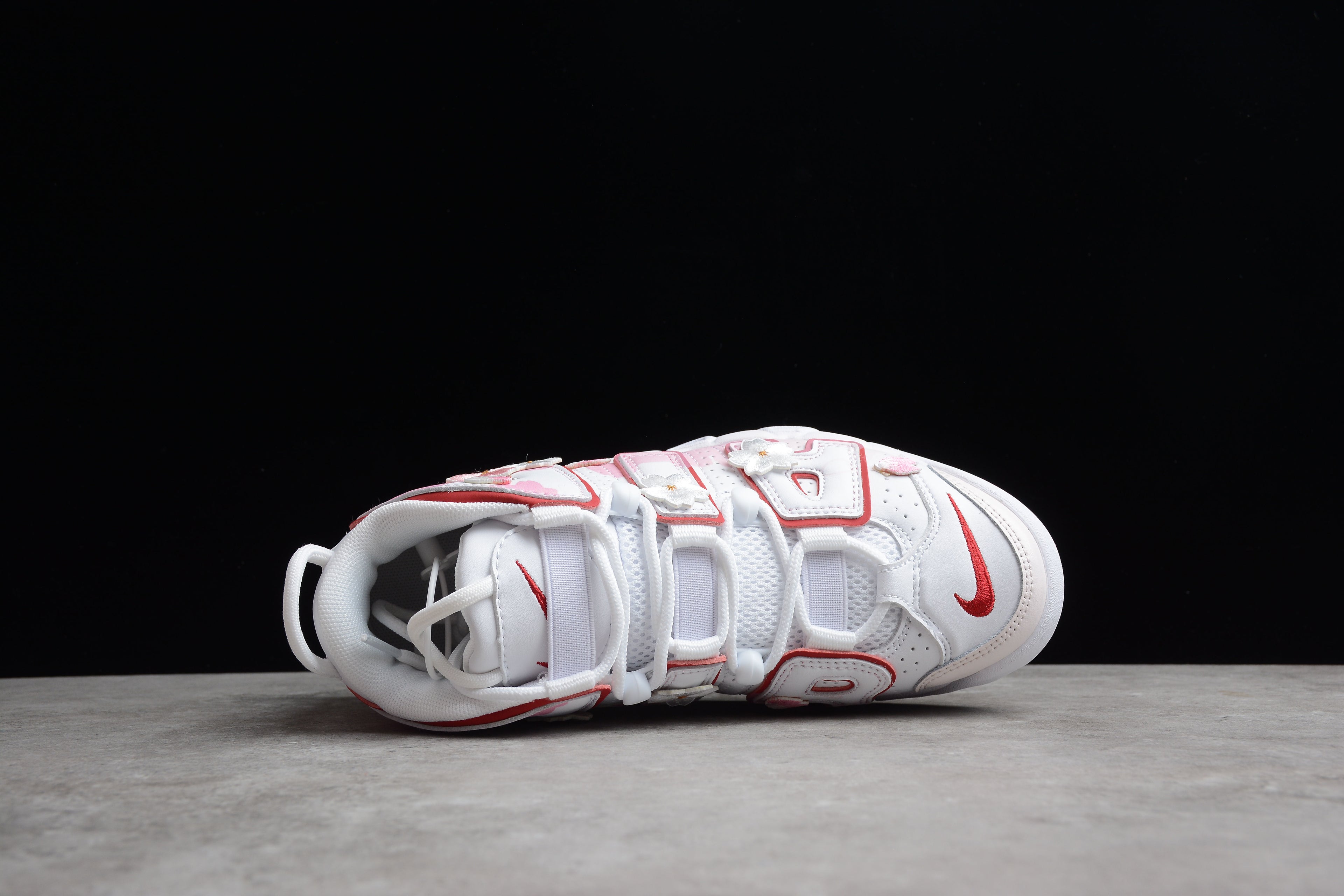 Air More Uptempo – Rosa con Flores