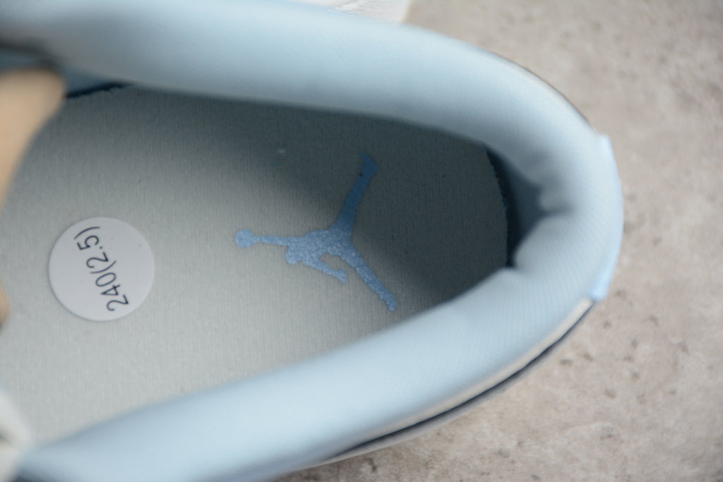 Jordan 1 Low – Azul / Blanco / Negro