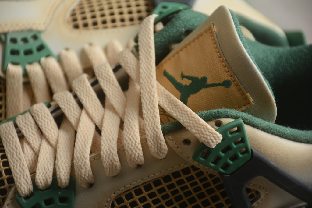 Air Jordan 4 – Beige / Verde