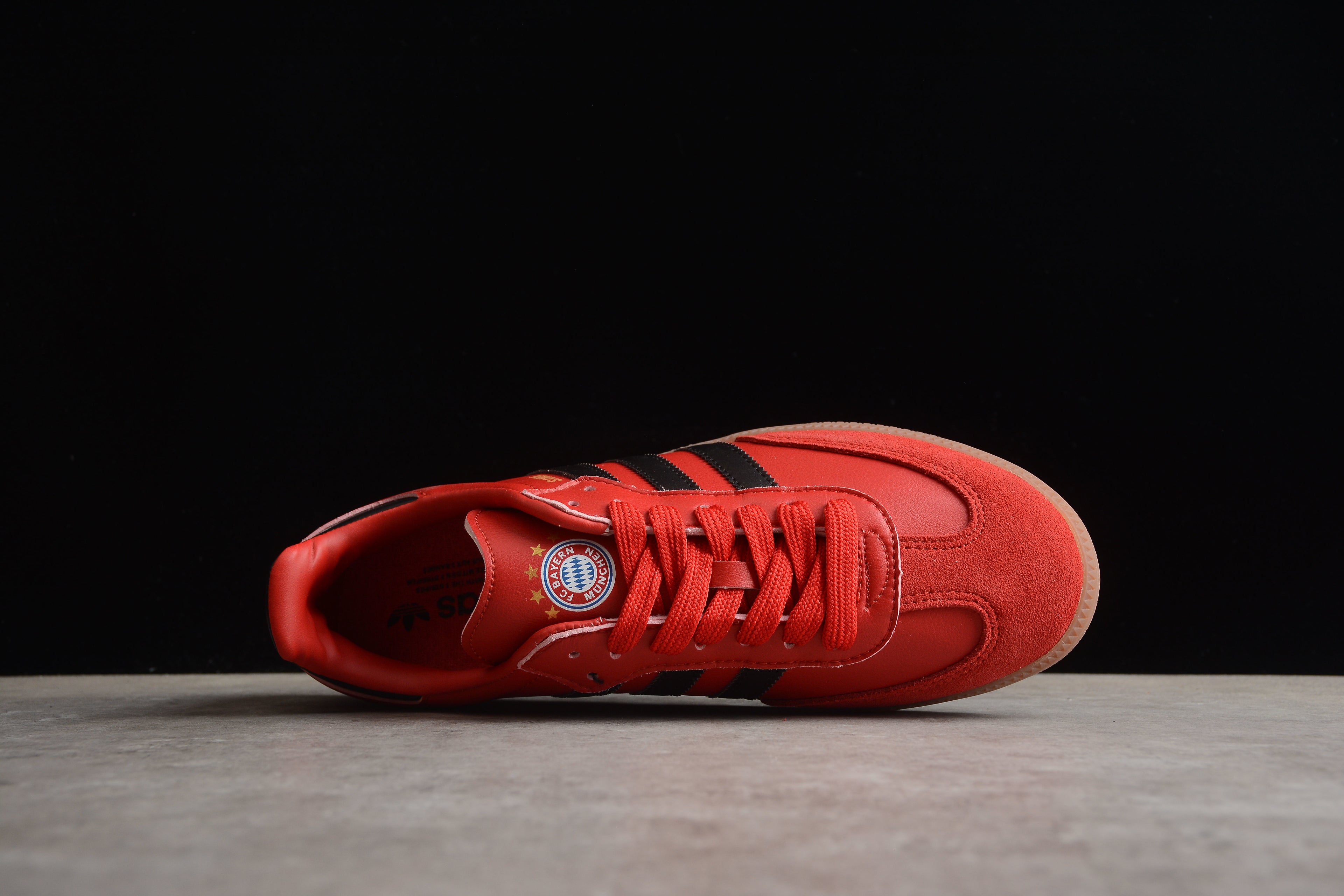 Adidas Samba – Rojo / Negro