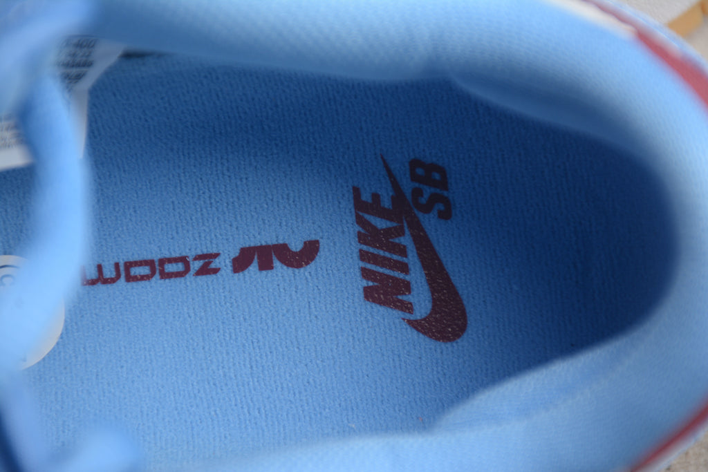 Dunk SB – Azul / Granate
