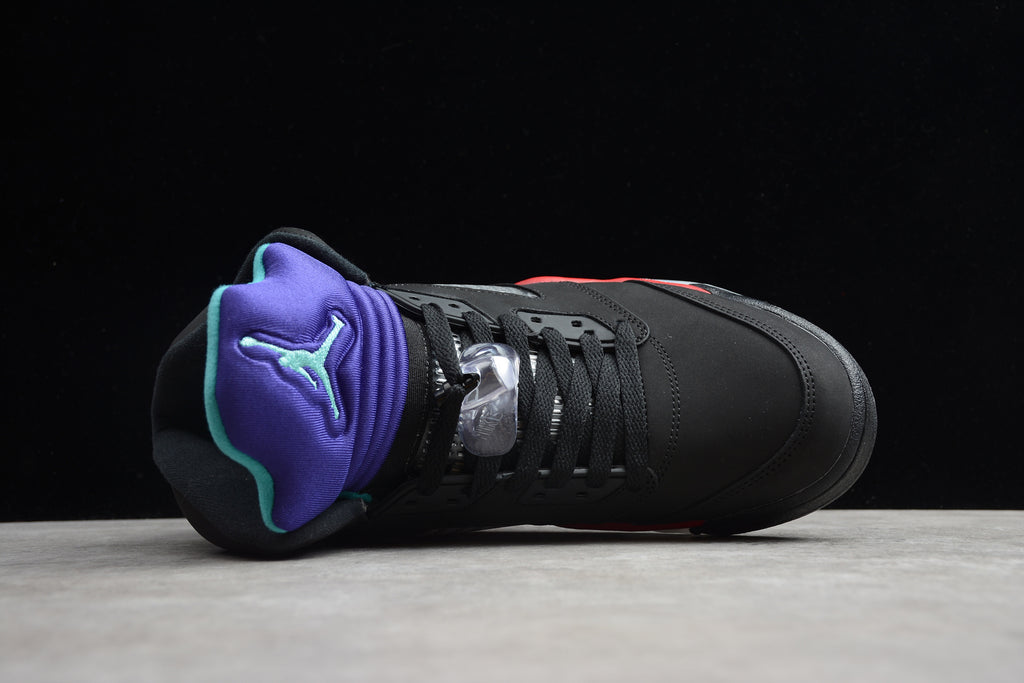 Air Jordan 5 – Negro