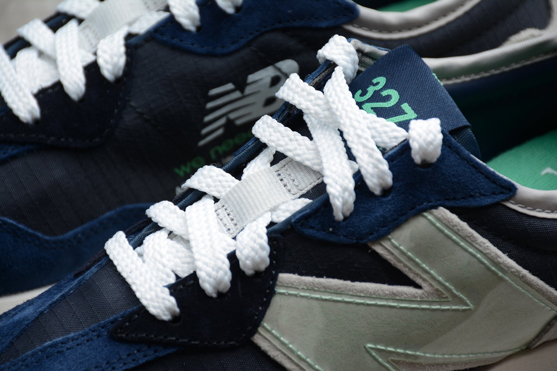 New Balance 327 – Azul / Gris