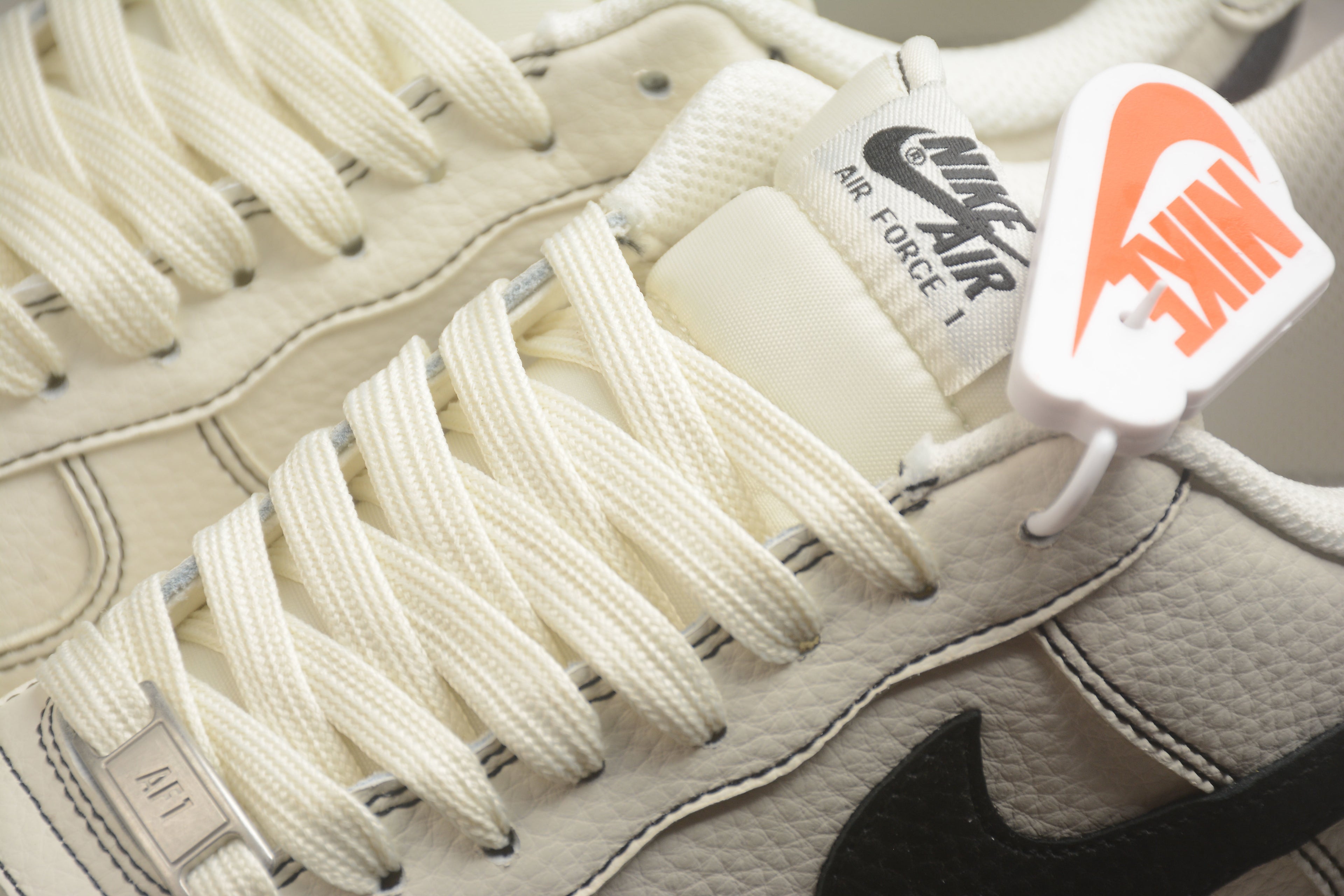 Air Force 1 Low – Blanco / Negro