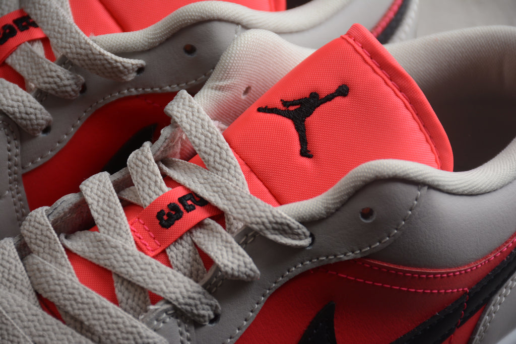 Jordan 1 Low – Rojo / Gris