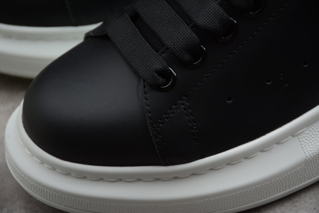 Alexander McQueen – Negro