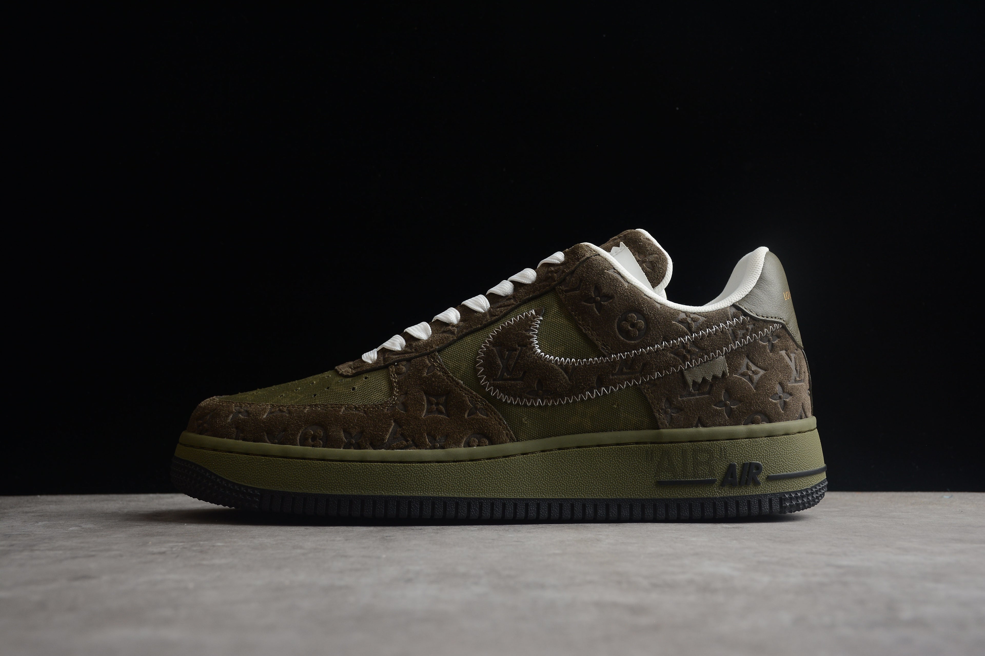 Air Force 1 Low LV – Blanco / Marrón