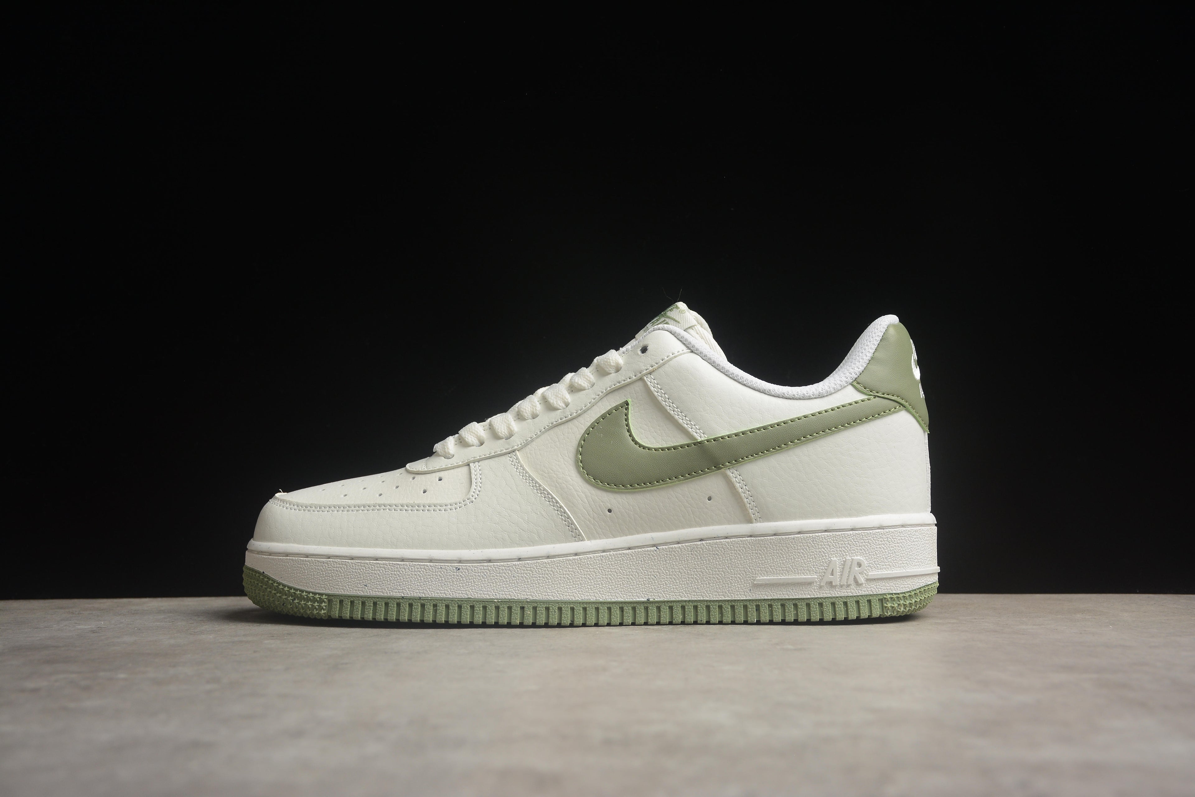 Nike Air Force 1 Low – Blanco / Verde Claro