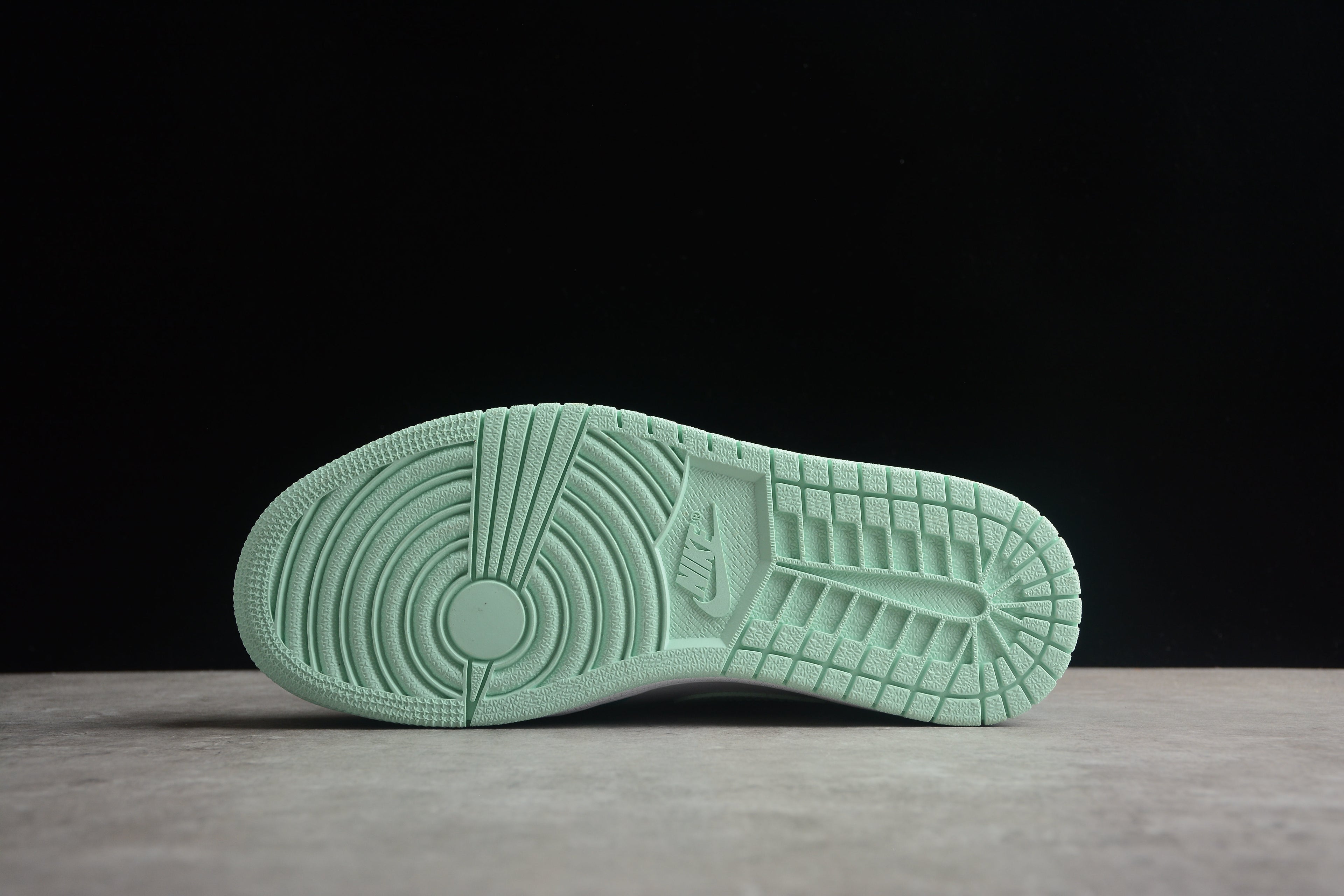 Air Jordan 1 Mid – Turquesa / Blanco