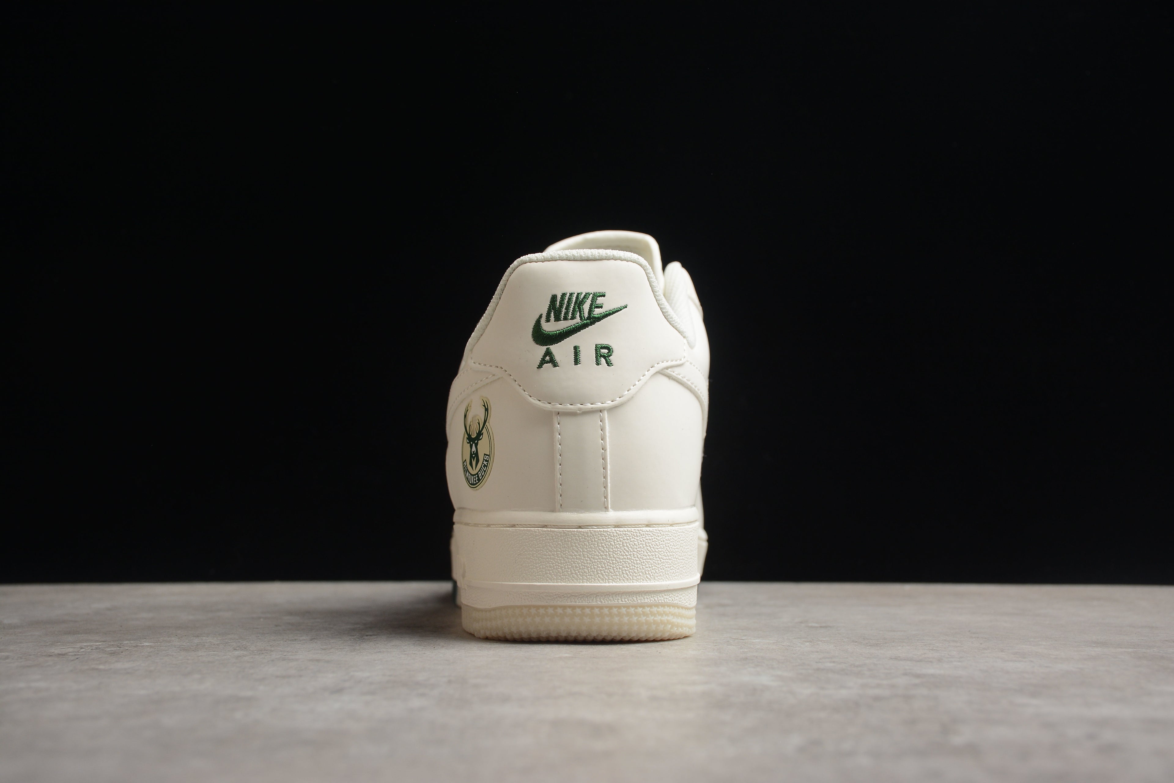 Nike Air Force 1 Low – Blanco / Verde