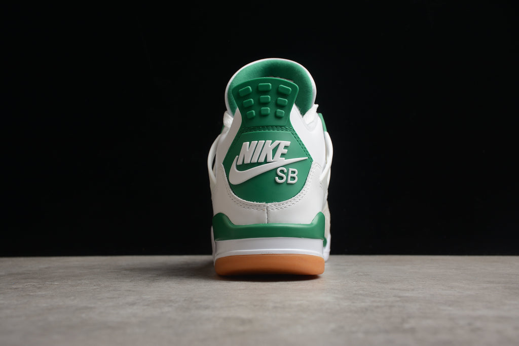 Air Jordan 4 – Blanco / Verde