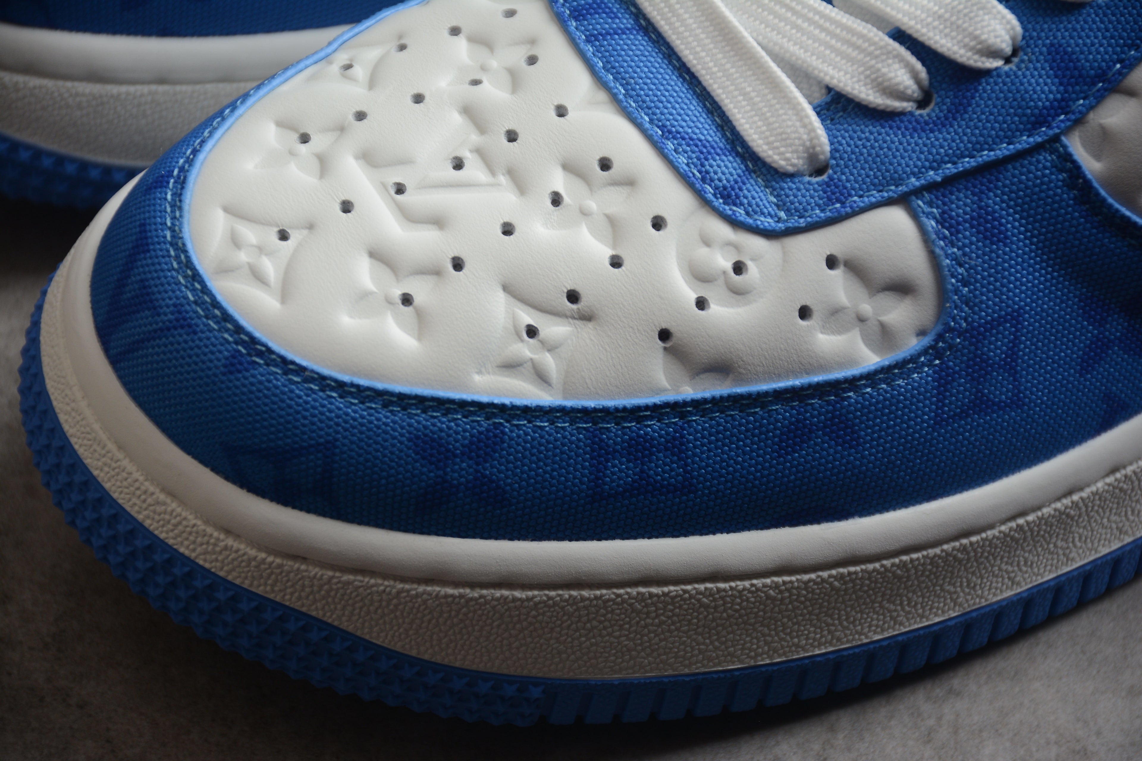 Air Force 1 Low LV – Blanco / Azul