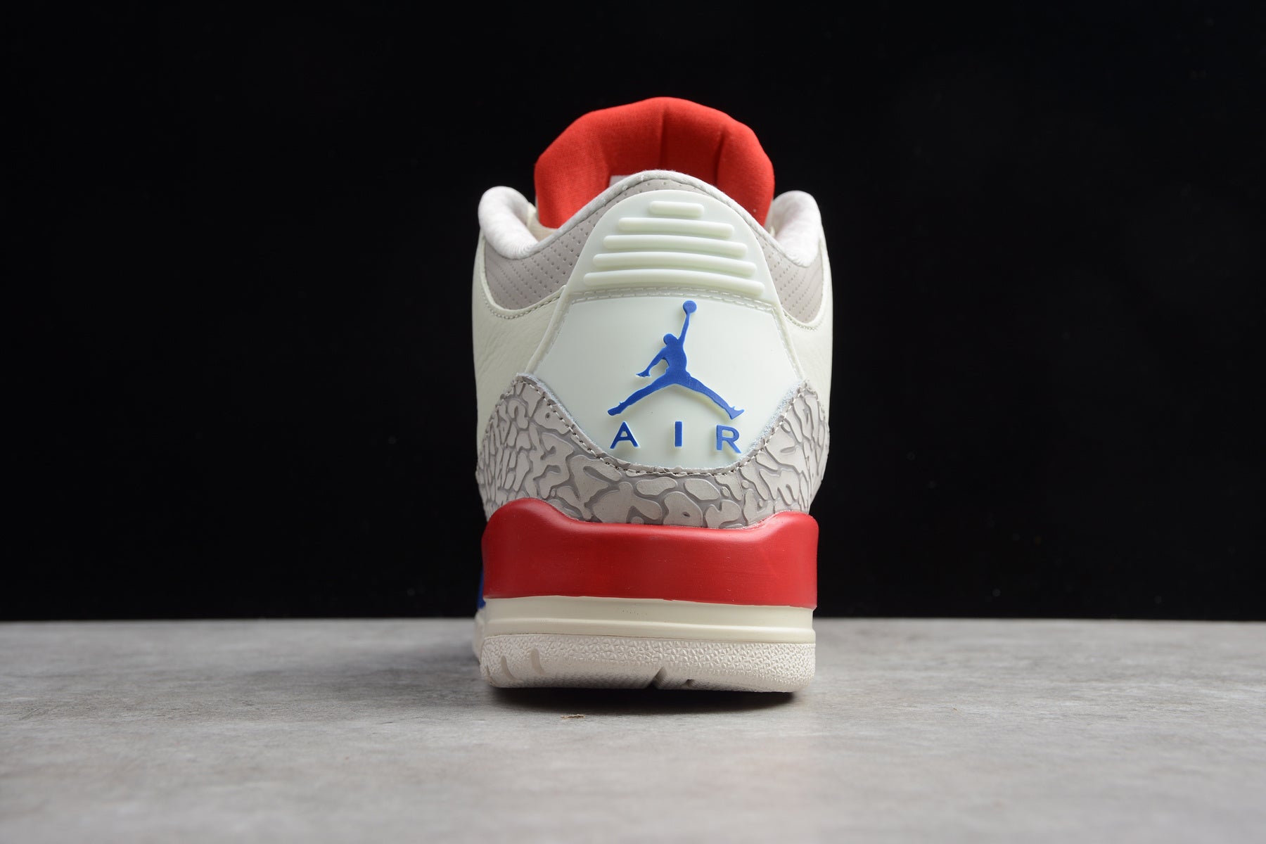 Air Jordan 3 – Blanco / Azul / Rojo