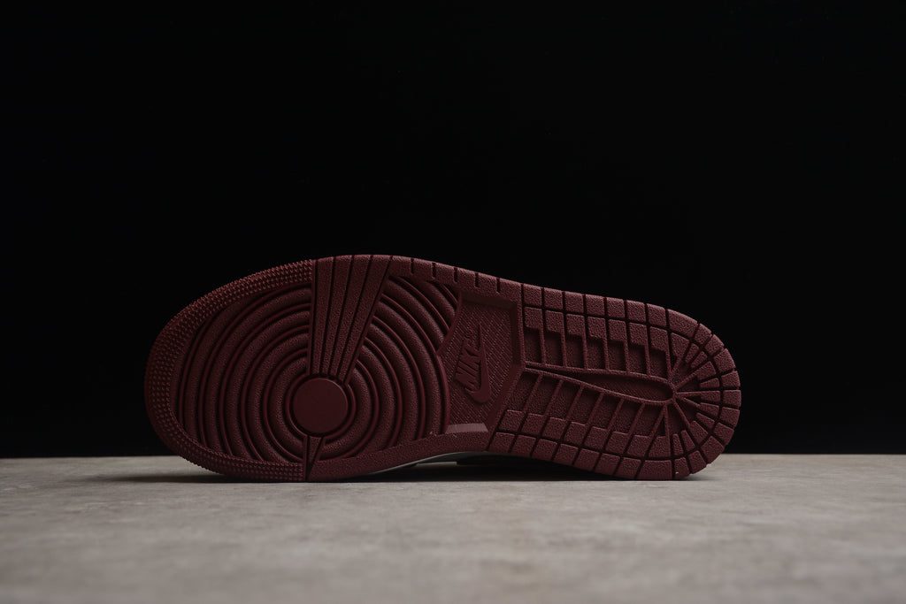 Jordan 1 Low – Granate / Blanco