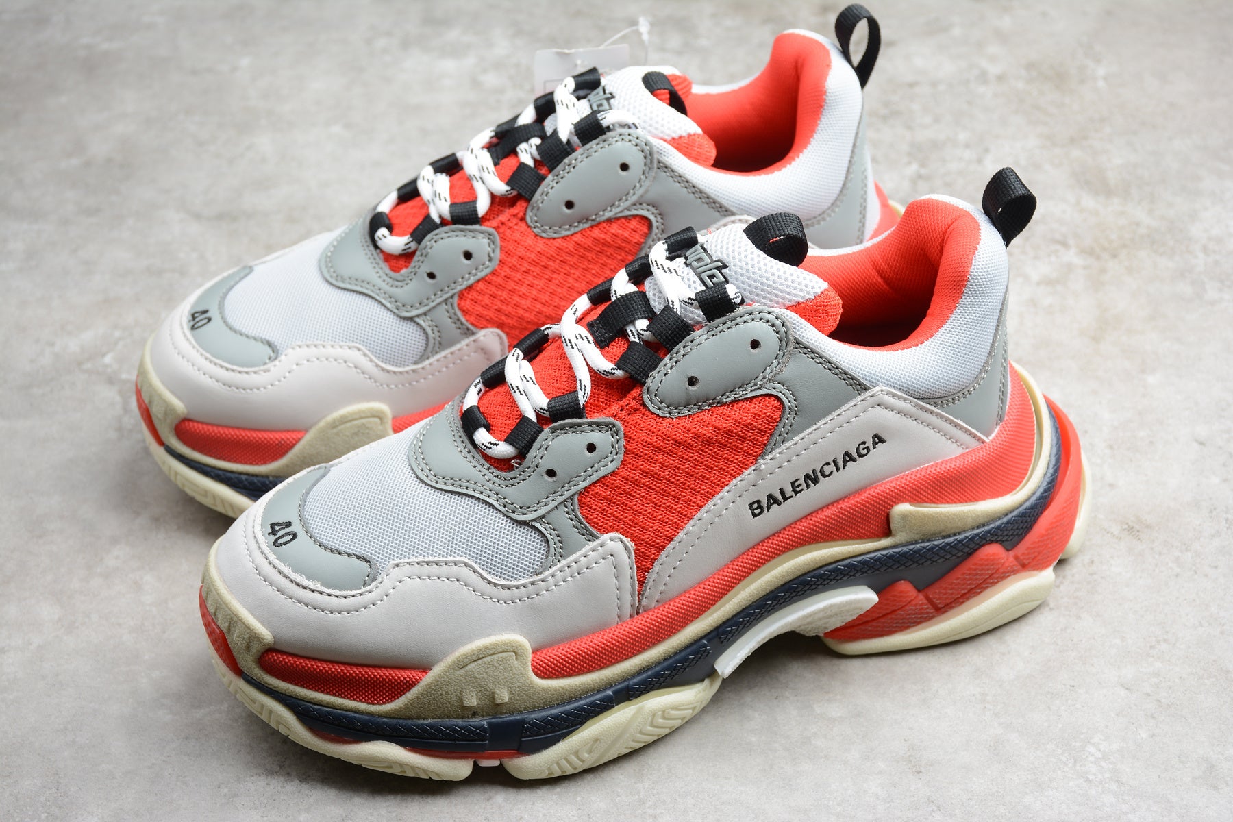 Balenciaga Triple S – Gris / Rojo