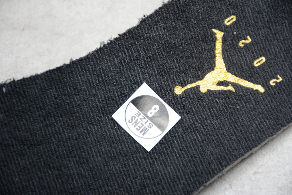 Air Jordan 6 – Negro / Dorado