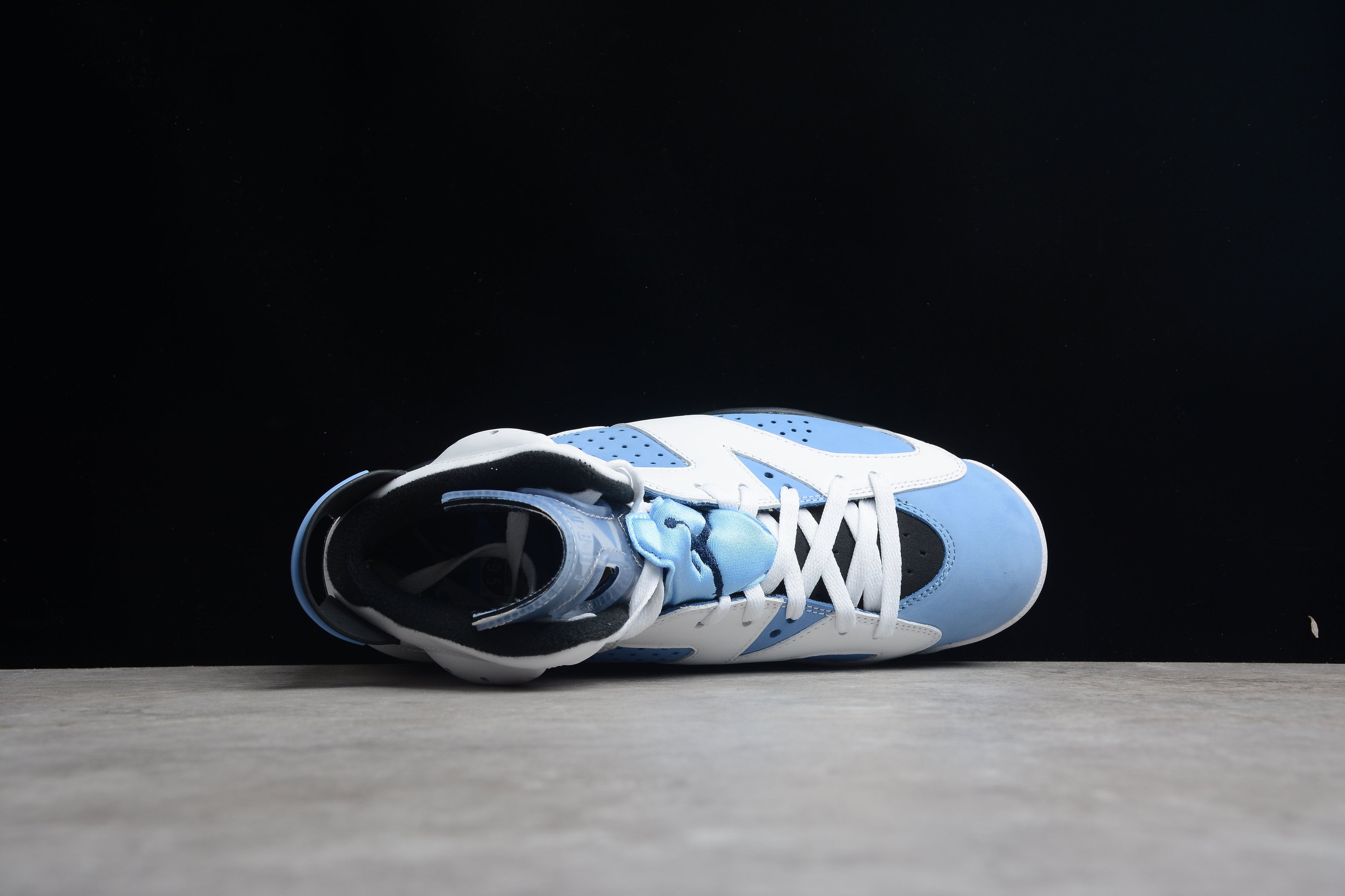 Air Jordan 6 – Blanco / Azul