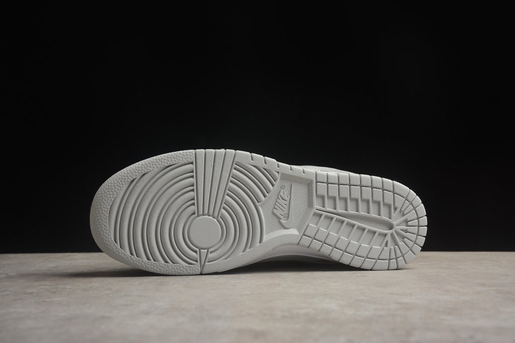 Dunk SB – Gris / Blanco