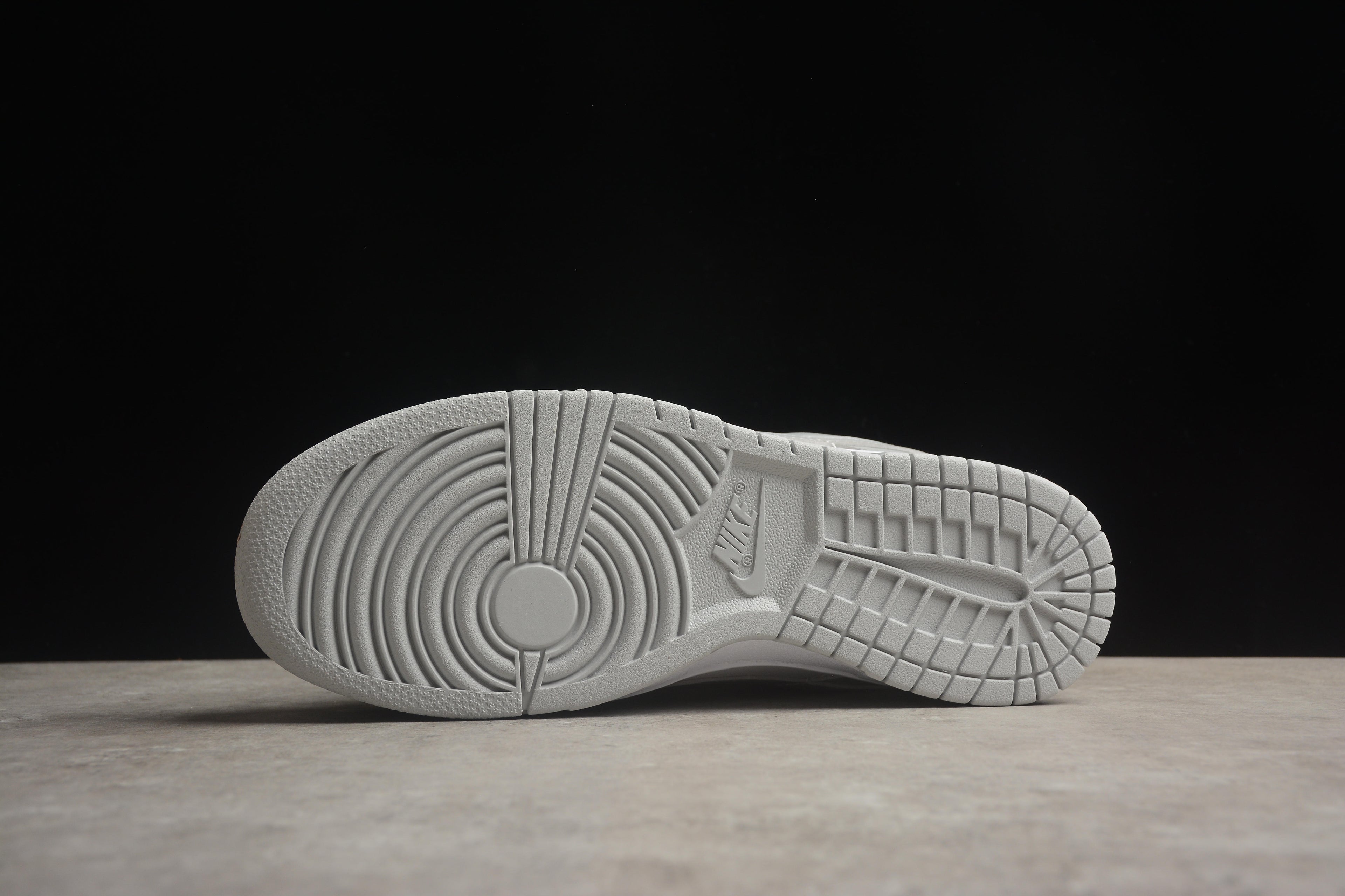 Dunk SB – Gris / Blanco