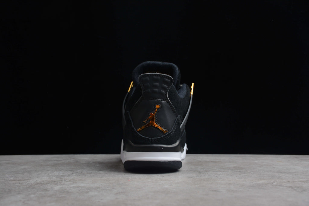 Air Jordan 4 – Negro / Dorado
