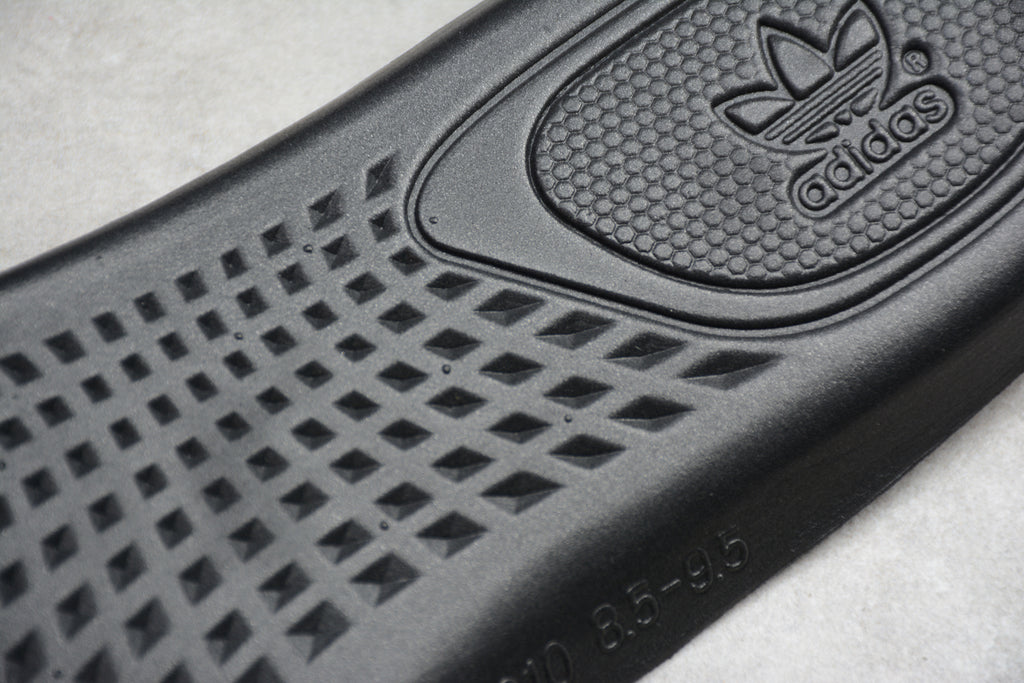 Adidas Yeezy 350 – Negro
