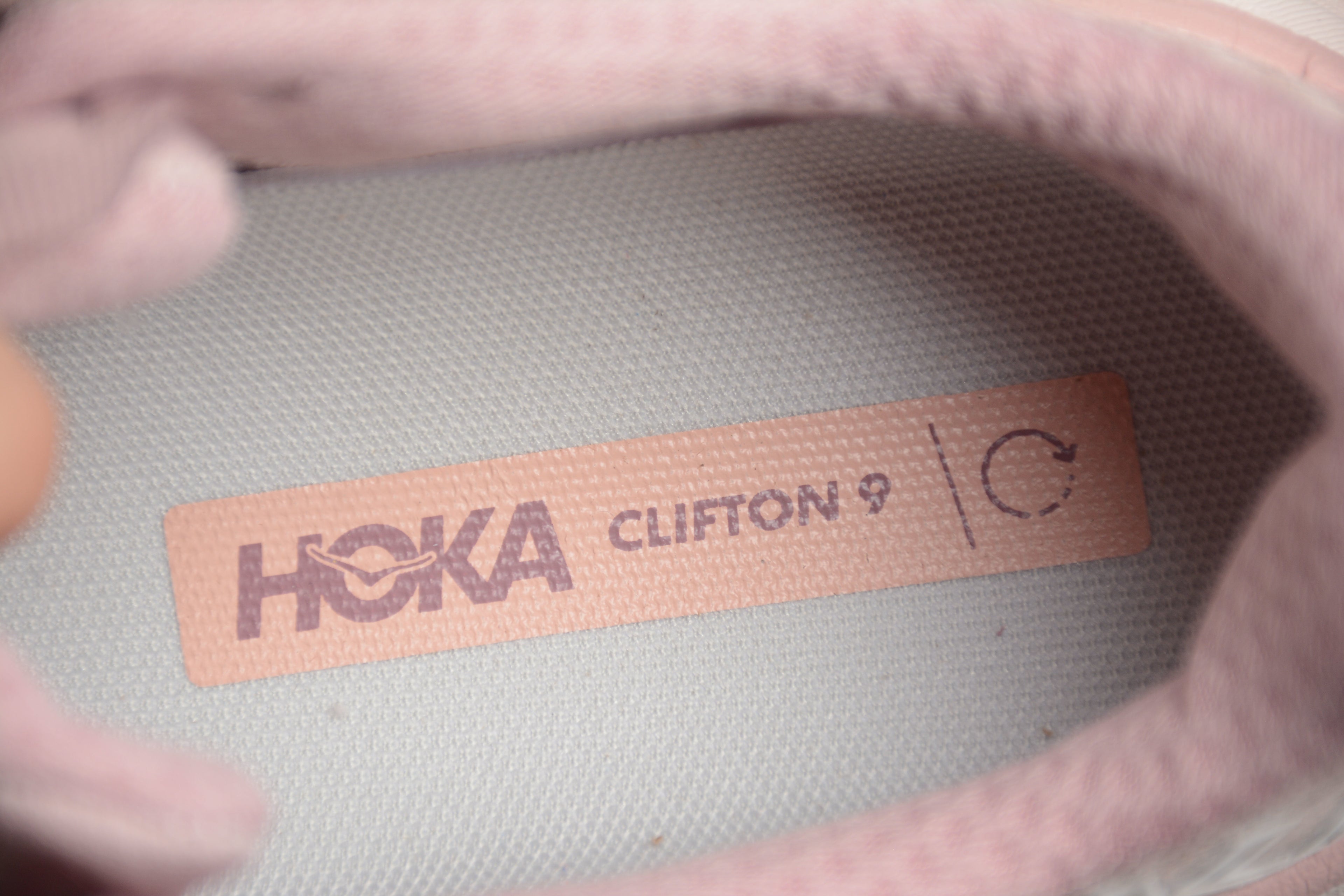 Hoka Clifton 9 – Rosa