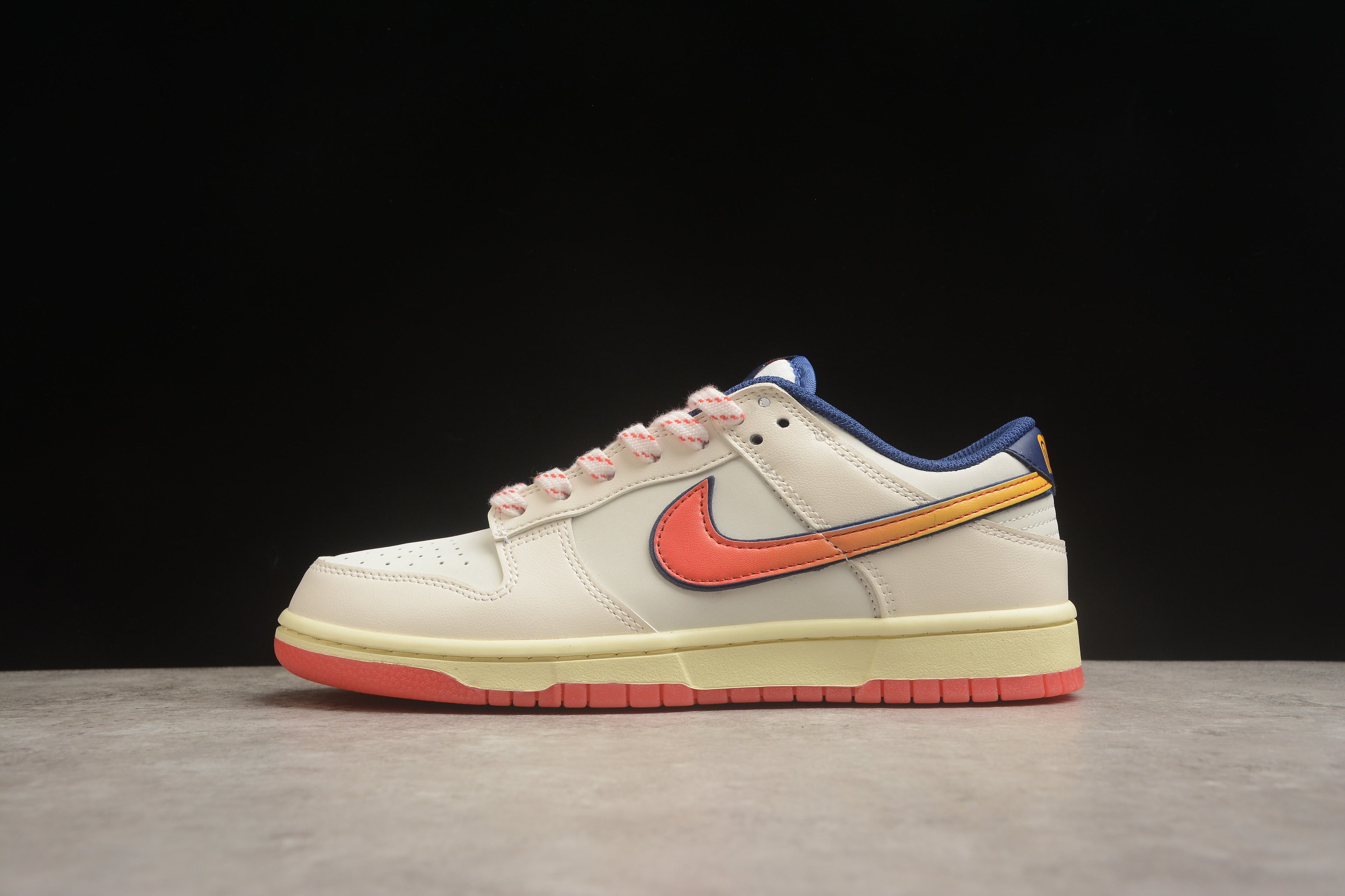 Dunk SB – Beigie / Gris / Rojo