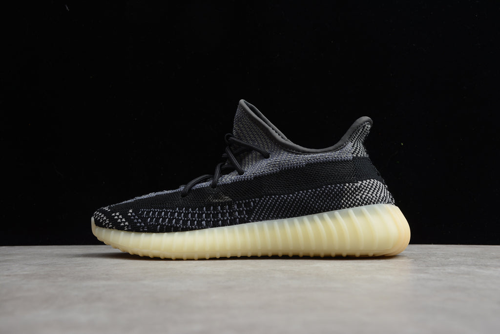 Adidas Yeezy 350 – Negro / Beige