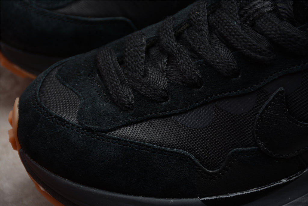 Sacai x VaporWaffle – Negro
