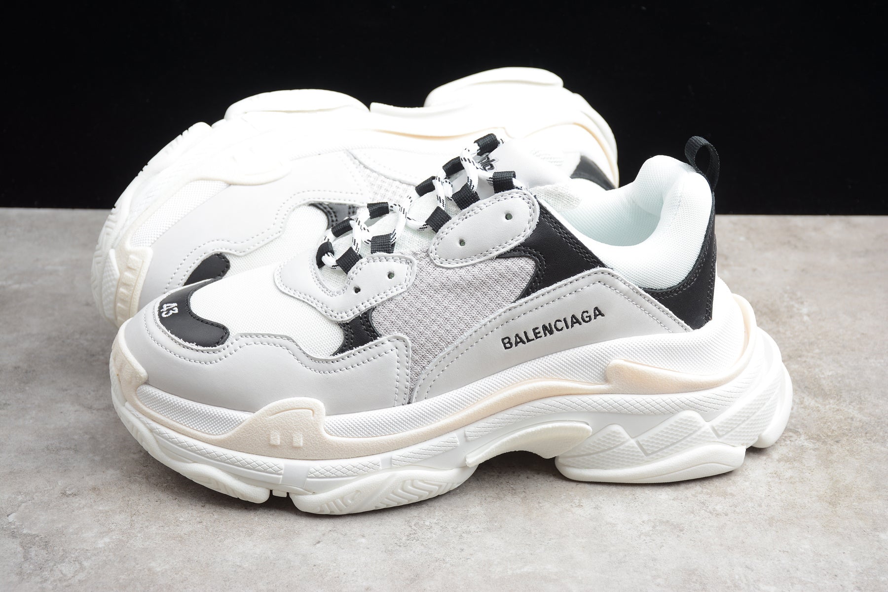 Balenciaga Triple S – Blanco / Gris