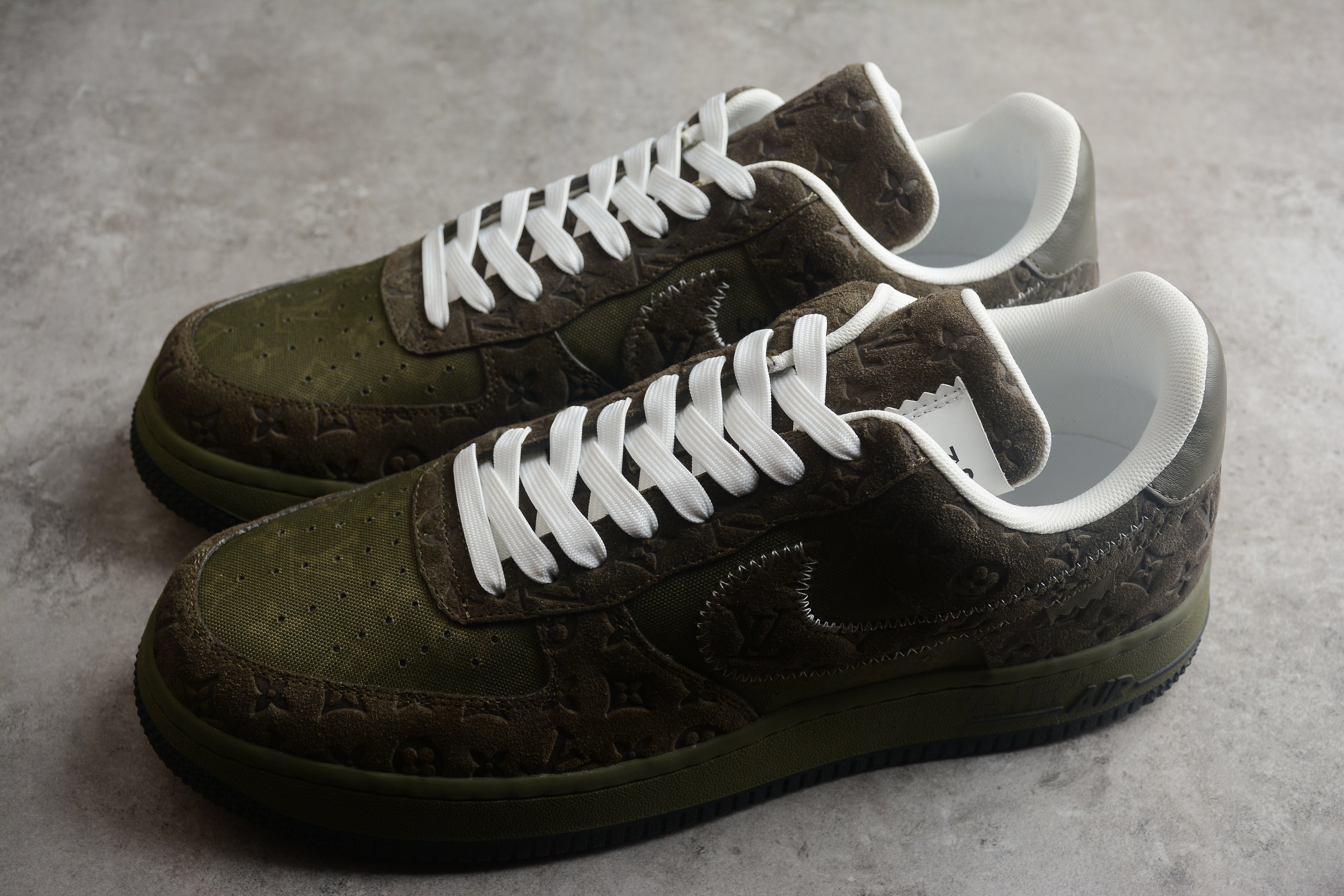 Air Force 1 Low LV – Blanco / Marrón