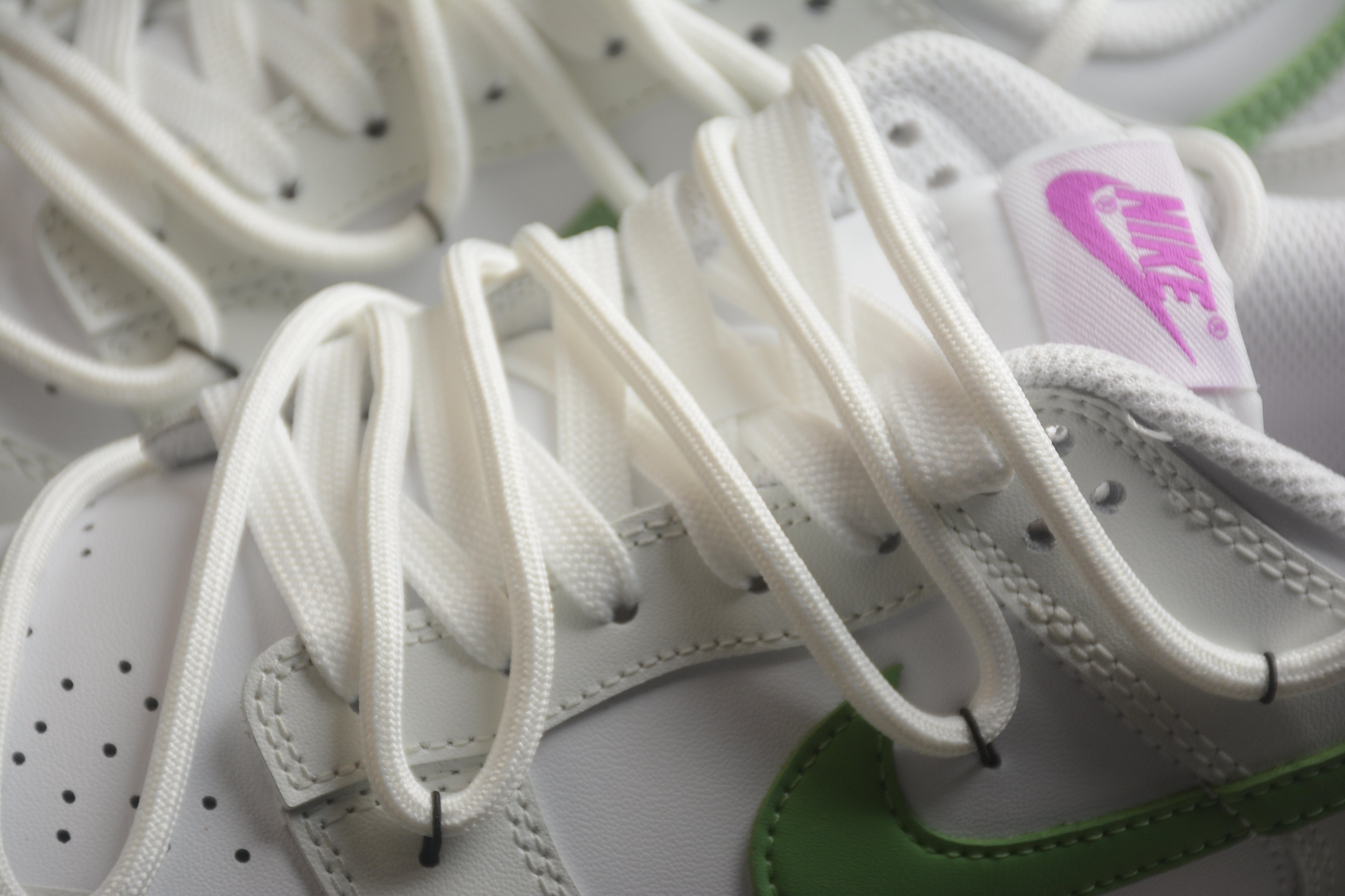 Dunk SB – Blanco / Verde