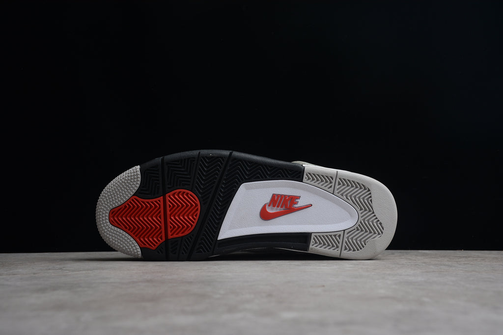 Air Jordan 4 – Blanco / Gris / Negro