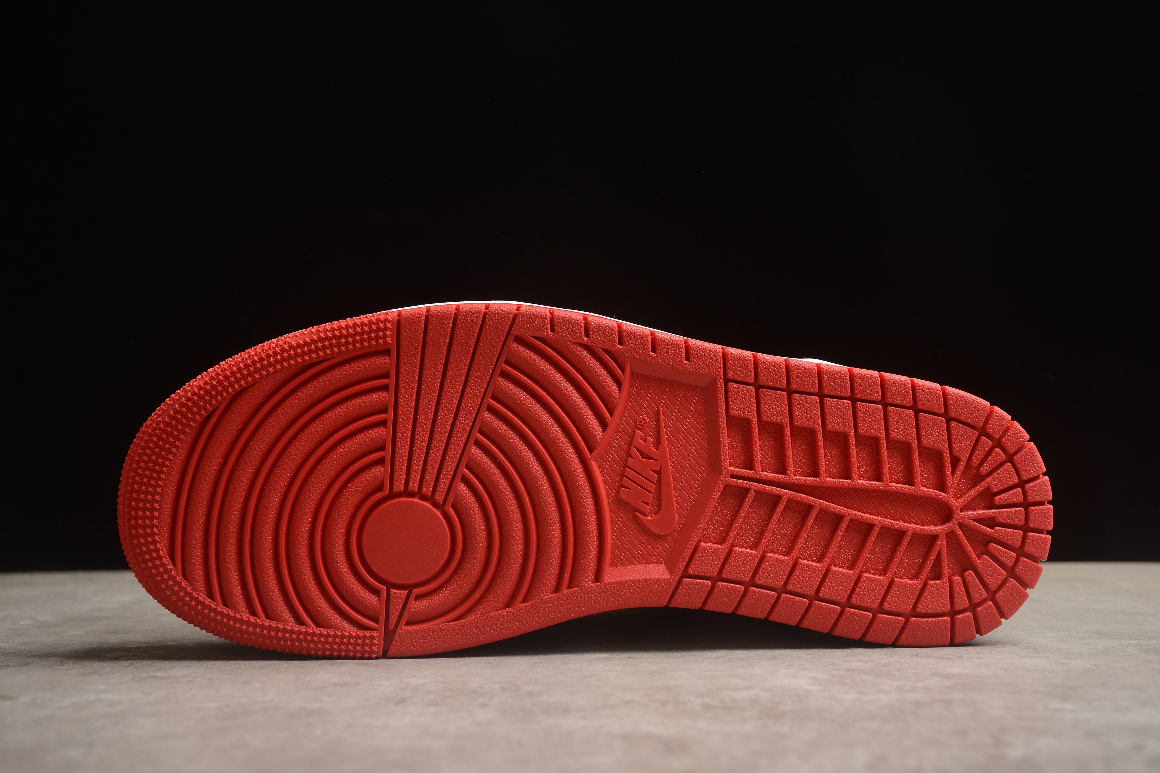 Air Jordan 1 Mid – Rojo / Blanco